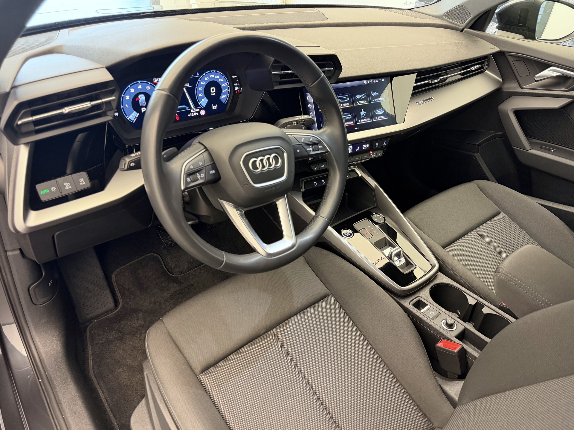 AUDI A3 Sportback 35 TFSI Attraction S-tronic-image-5