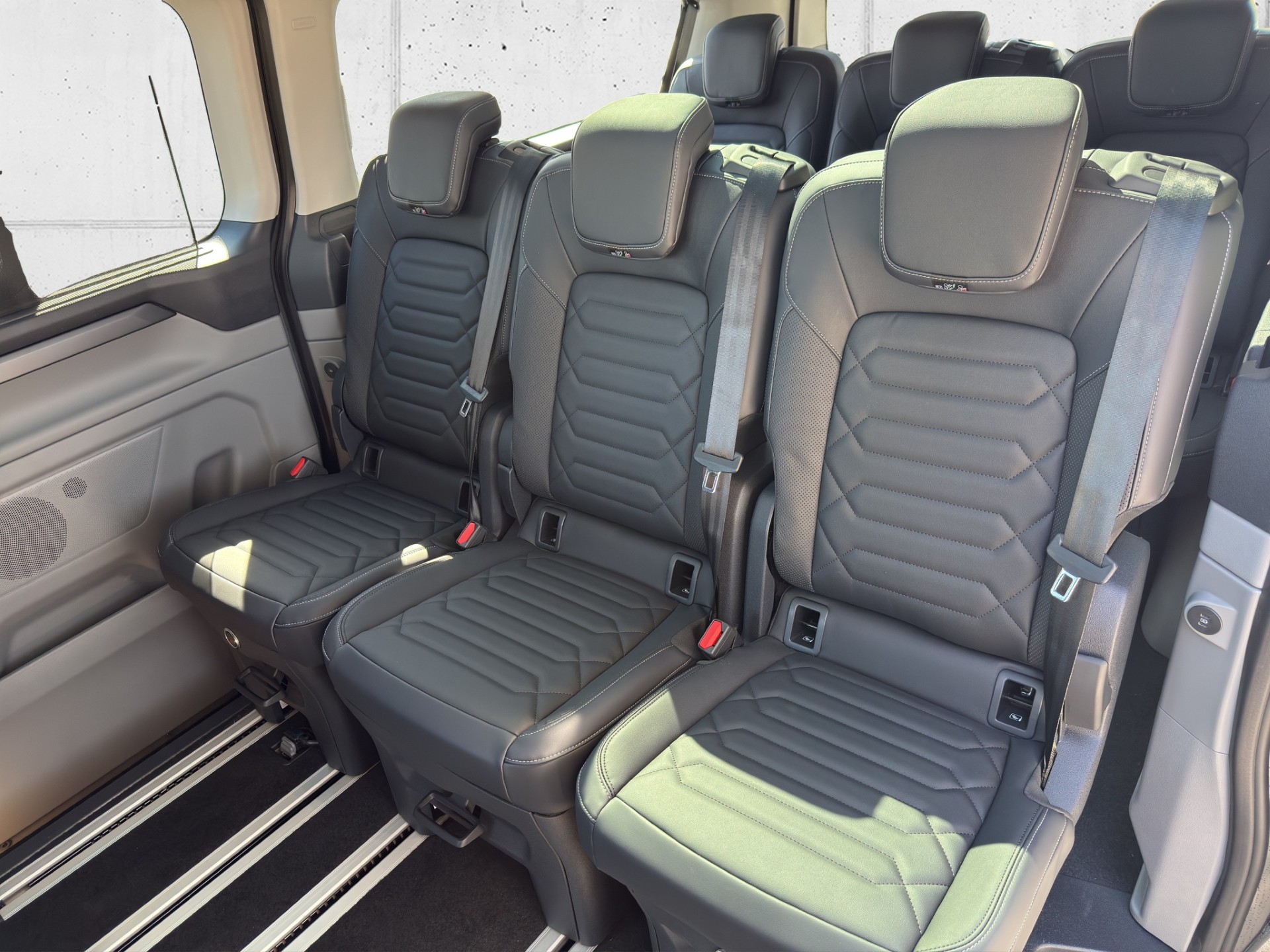 FORD Tourneo C Bus 320 L2 2.0 EcoBlue 170 Titanium X-image-11