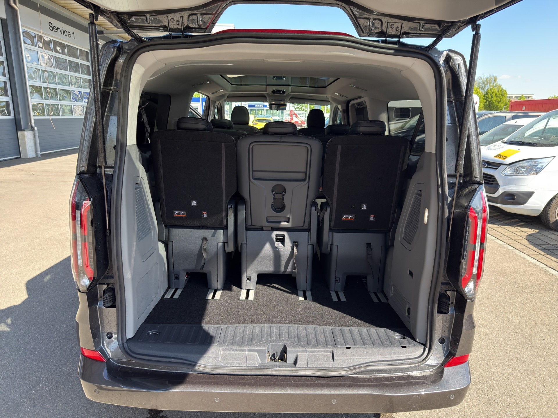 FORD Tourneo C Bus 320 L2 2.0 EcoBlue 170 Titanium X-image-14