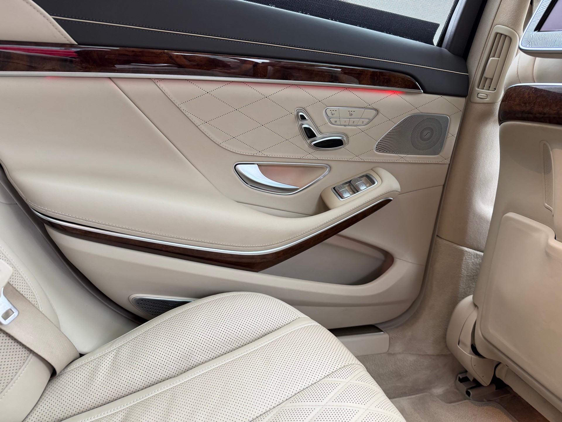 MERCEDES-BENZ S 500 L 4Matic 7G-Tronic-image-14