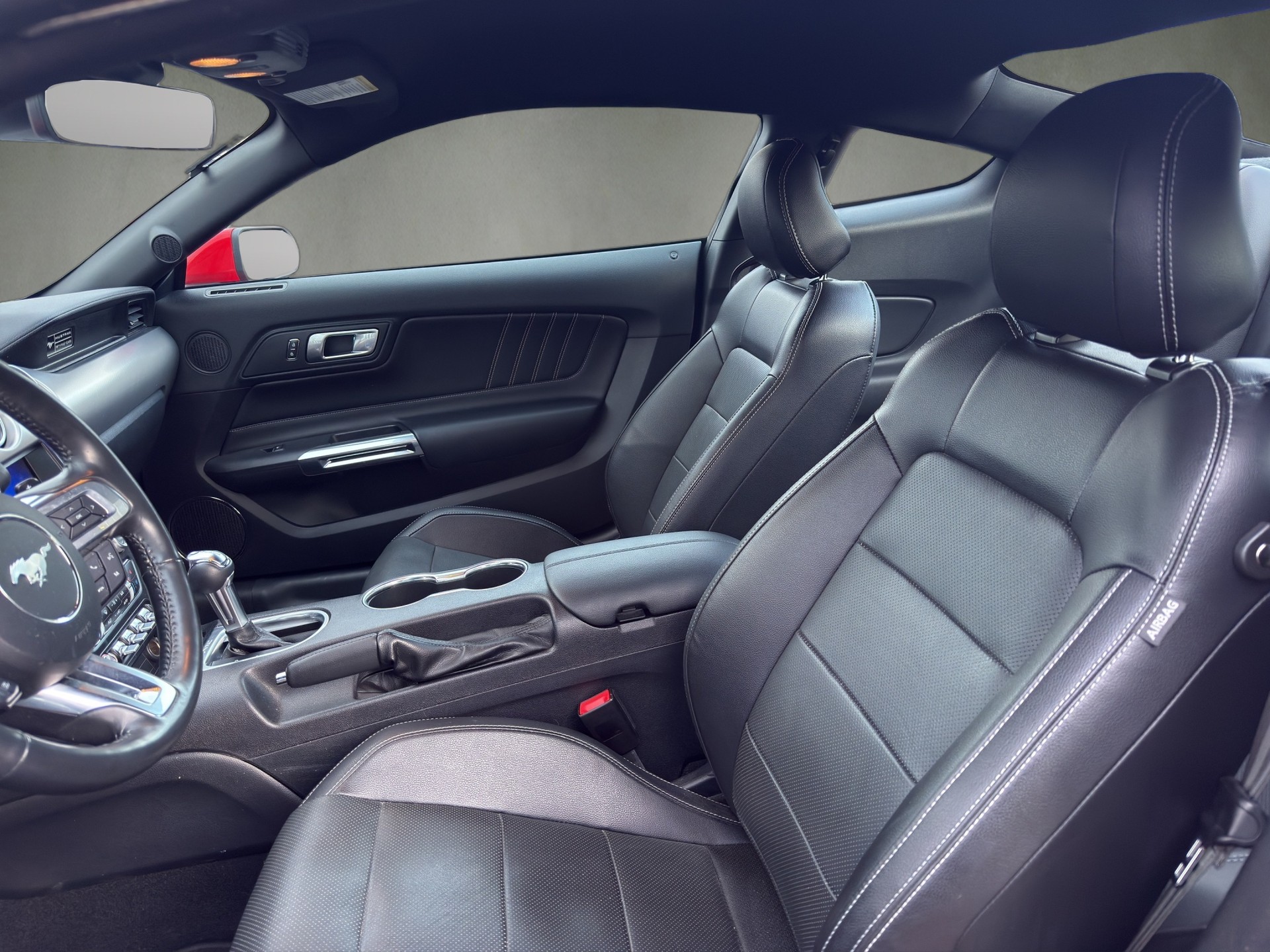 FORD Mustang Fastback 5.0 V8 GT Automat-image-10