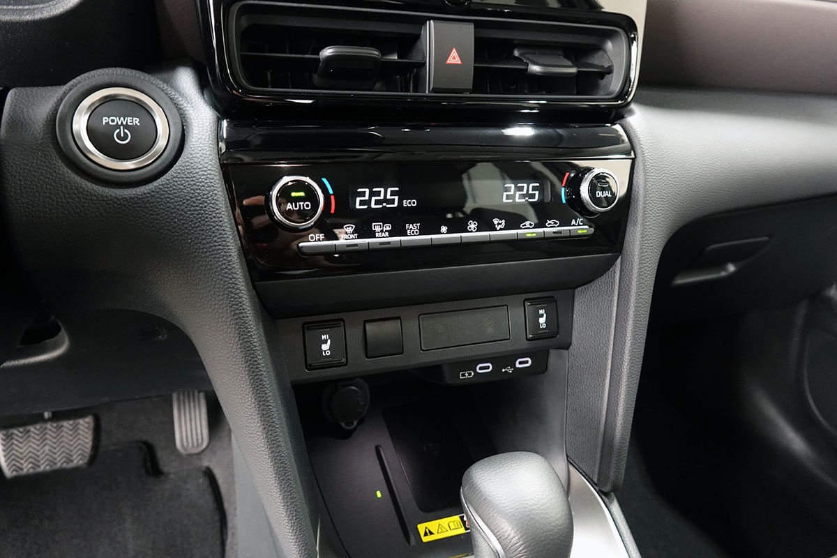 TOYOTA Yaris Cross 1.5 Premium 2WD e-CVT-image-10