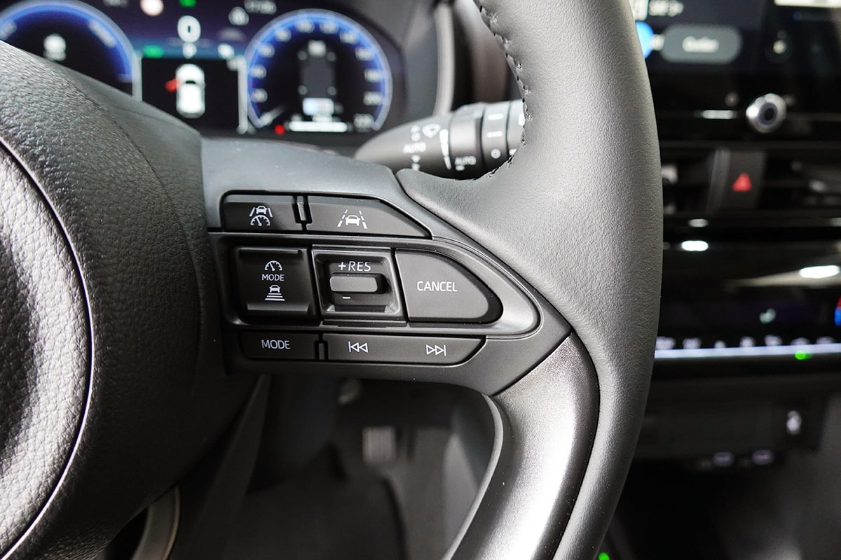TOYOTA Yaris Cross 1.5 Premium 2WD e-CVT-image-12