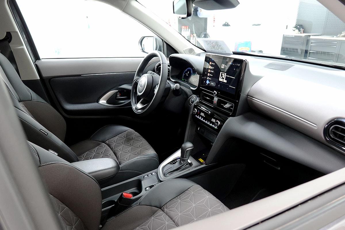 TOYOTA Yaris Cross 1.5 Premium 2WD e-CVT-image-5