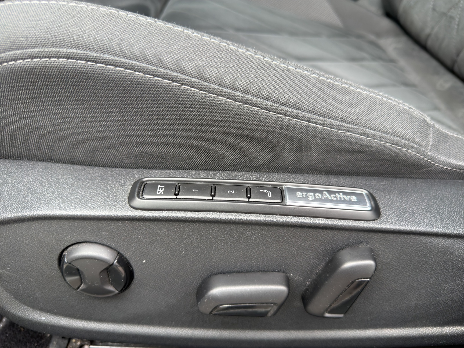 VW Golf 1.4 TSI PHEV Style-image-16