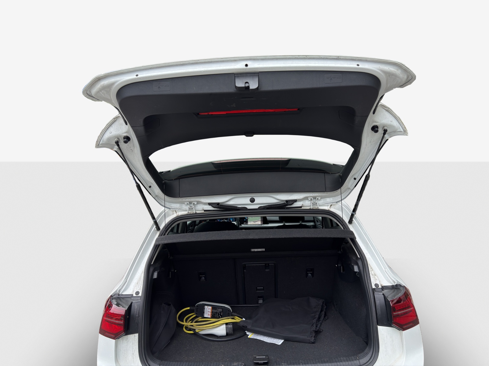 VW Golf 1.4 TSI PHEV Style-image-13