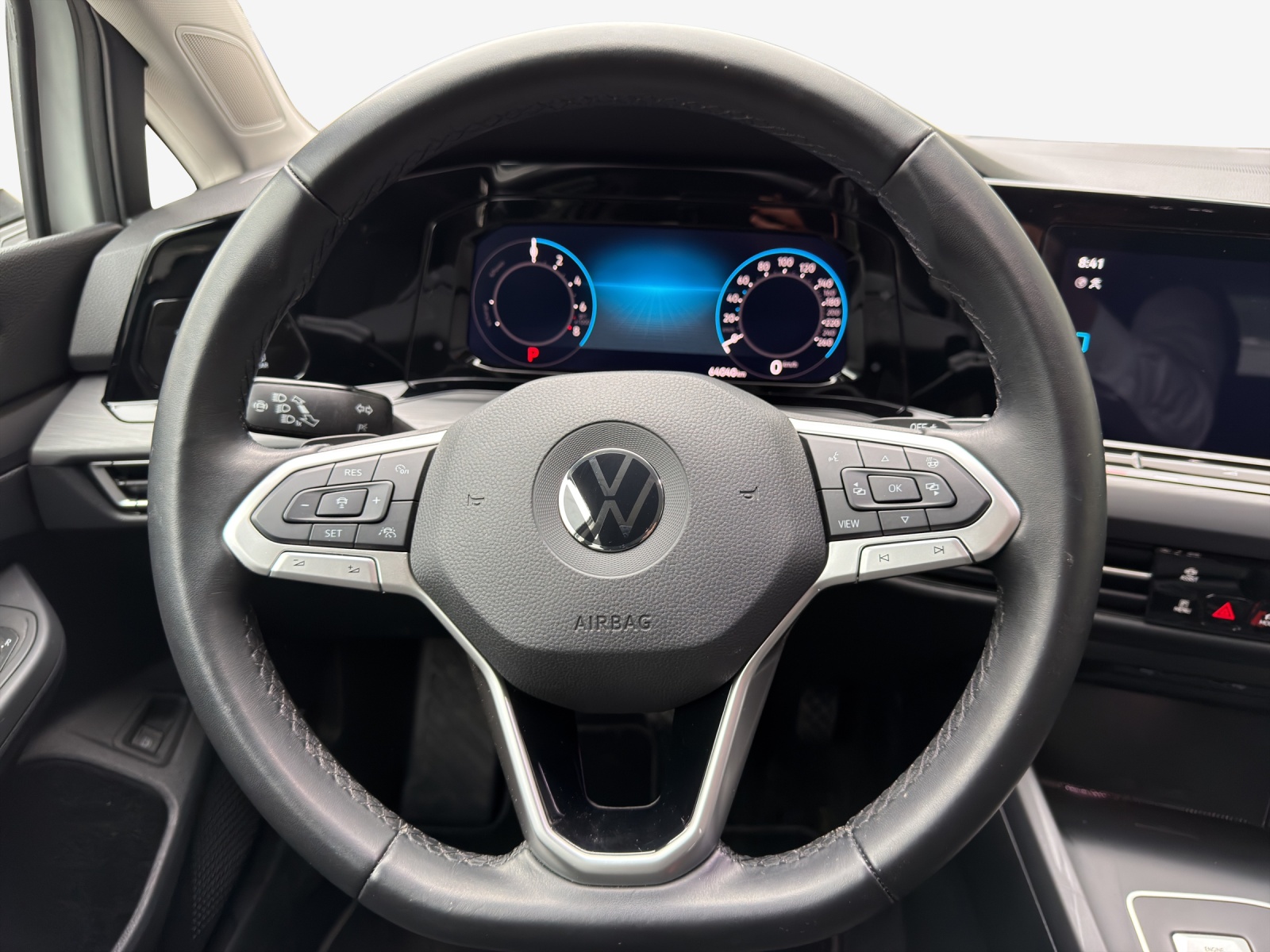 VW Golf 1.4 TSI PHEV Style-image-10
