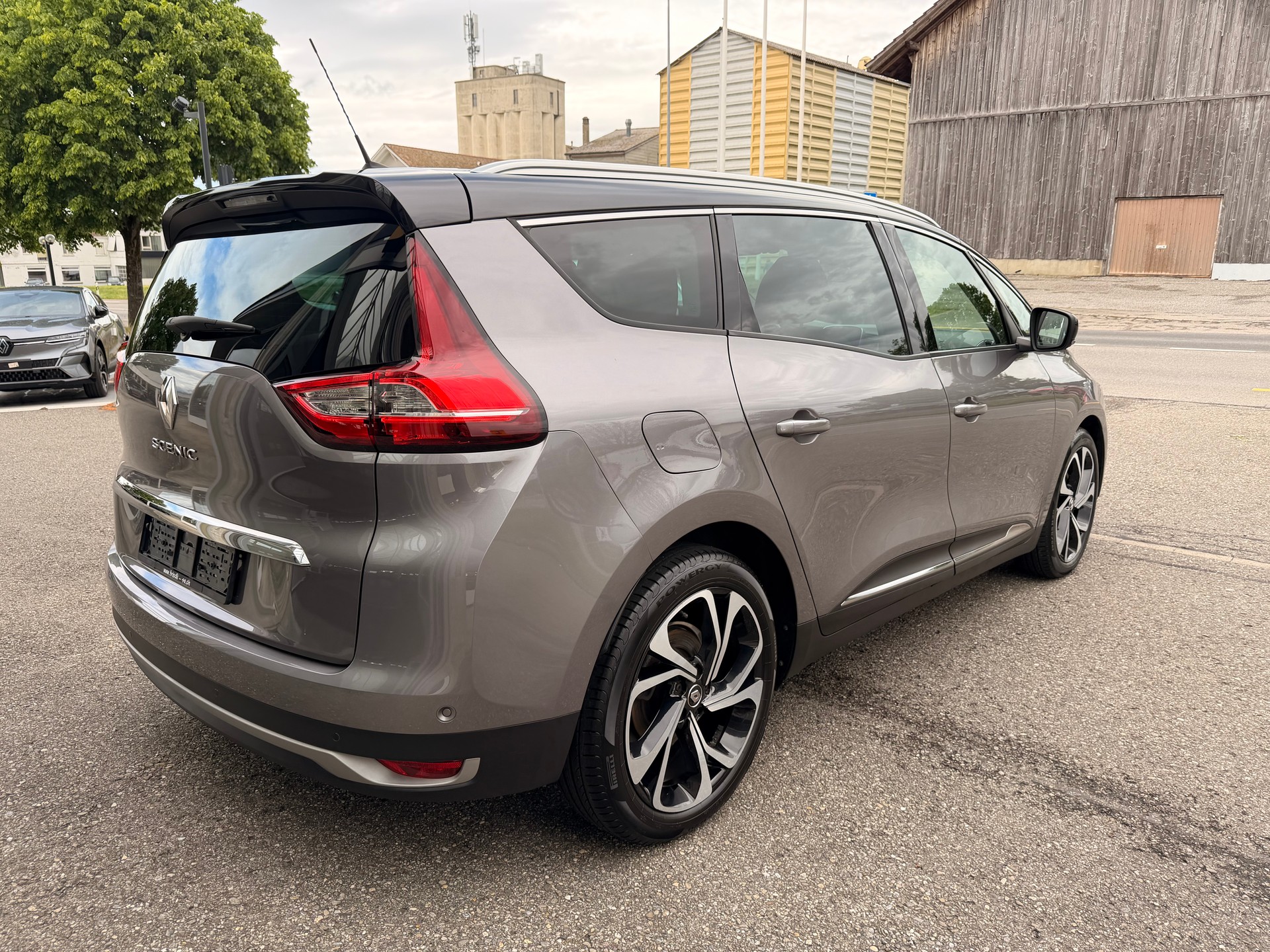 RENAULT Grand Scénic 1.3 TCe 140 Intens-image-3
