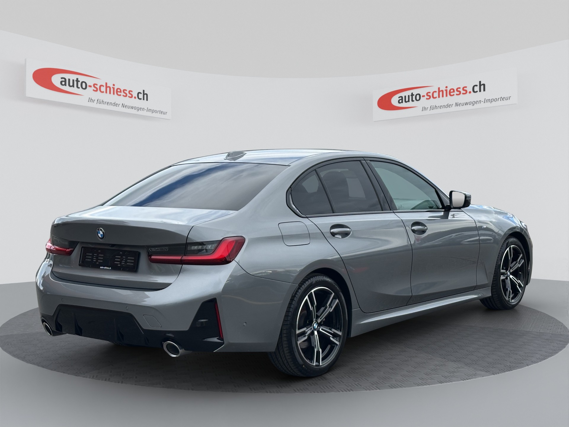 BMW 320d xDrive M Sport Steptronic-image-4