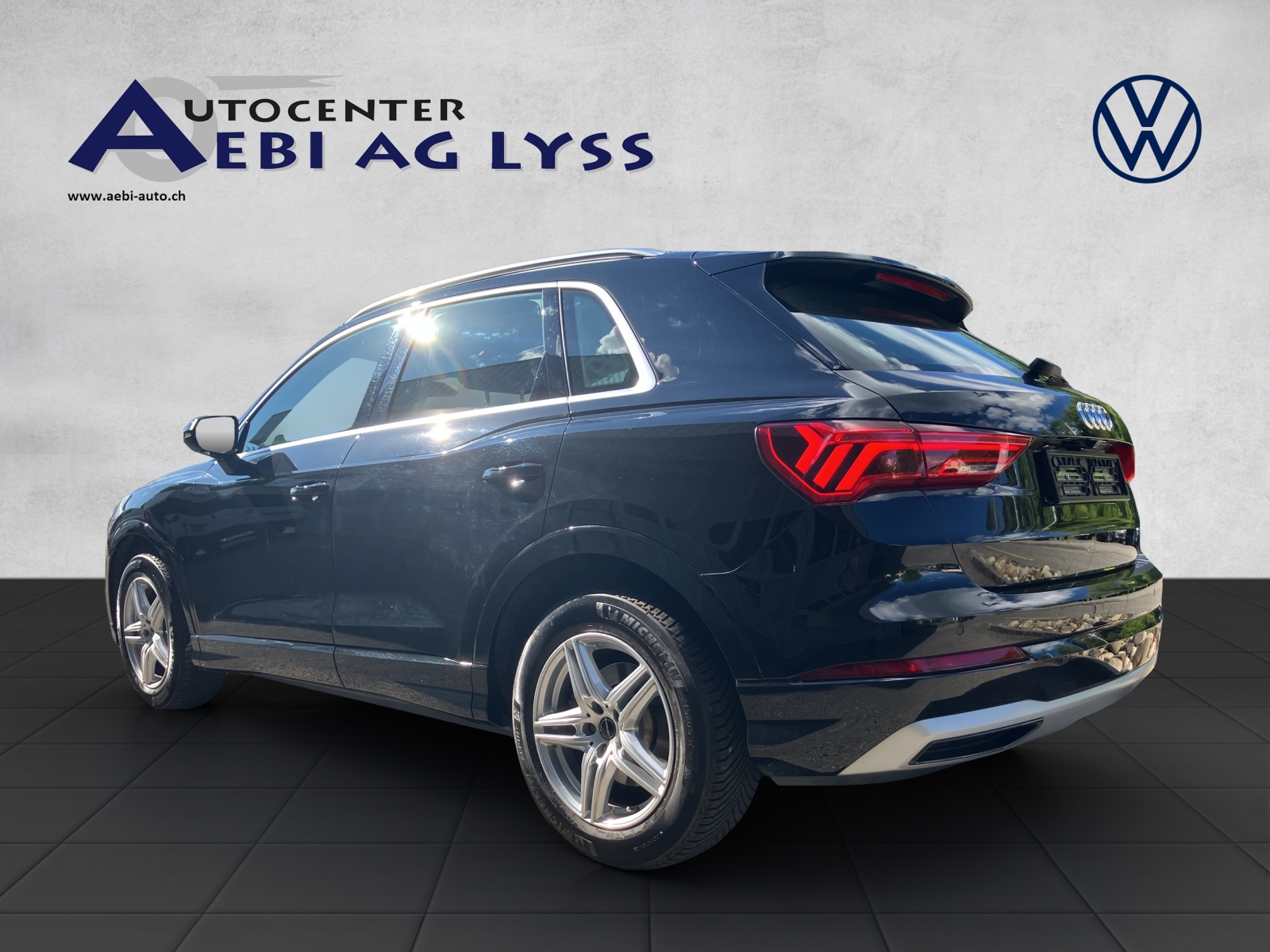 AUDI Q3 40 TFSI advanced quattro S-tronic-showroom-element-2