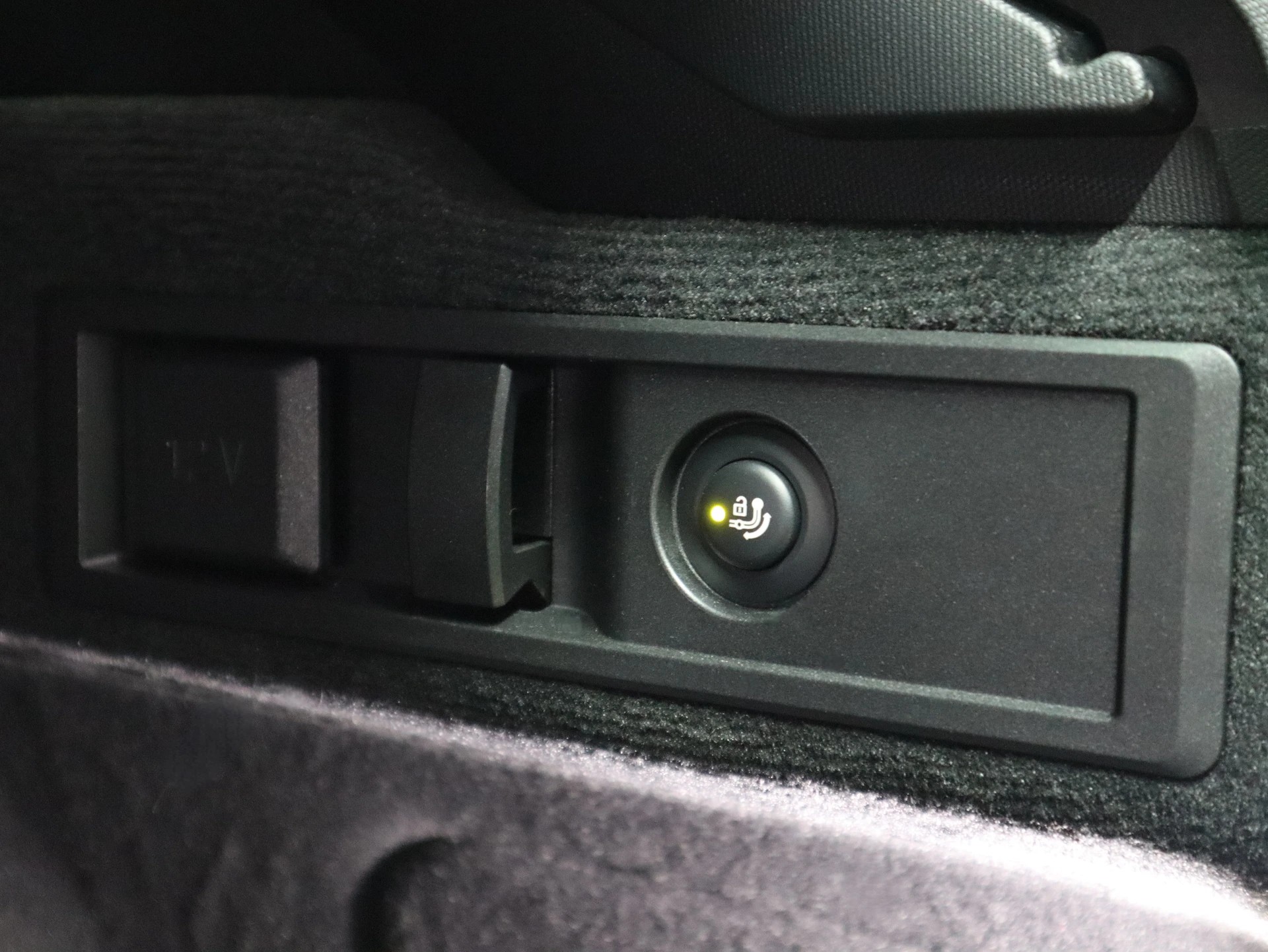 BMW 330i Touring xDrive Steptronic M Sport - Live Cockpit - Navi - AHK - Kamera - 245 PS-image-17