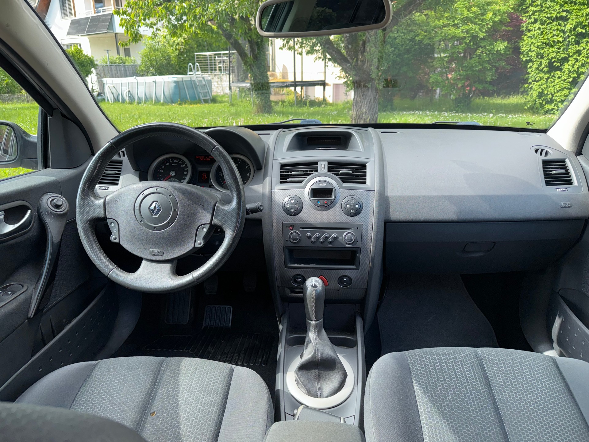 RENAULT Mégane 1.6 16V Authentique Confort-image-11