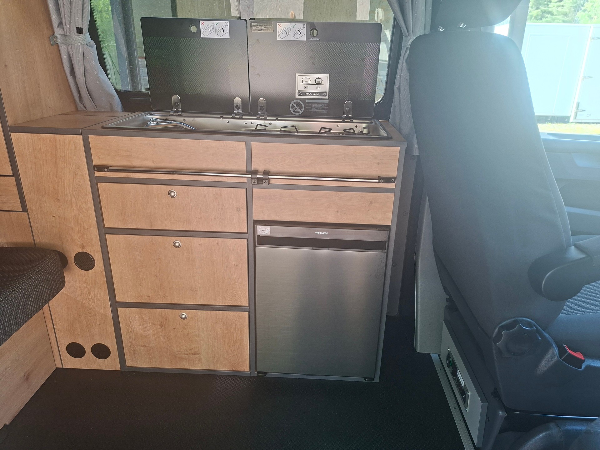 VW T6.1 2.0TDI 150PS MAREMONTI COMFORT CAMPER 5SITZE-image-8