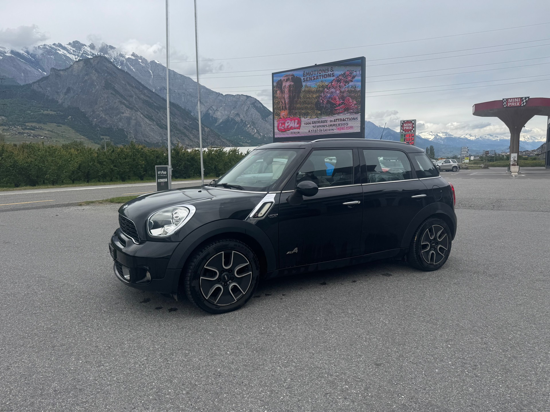 MINI Countryman Cooper SD ALL4 Snowhill-image-4