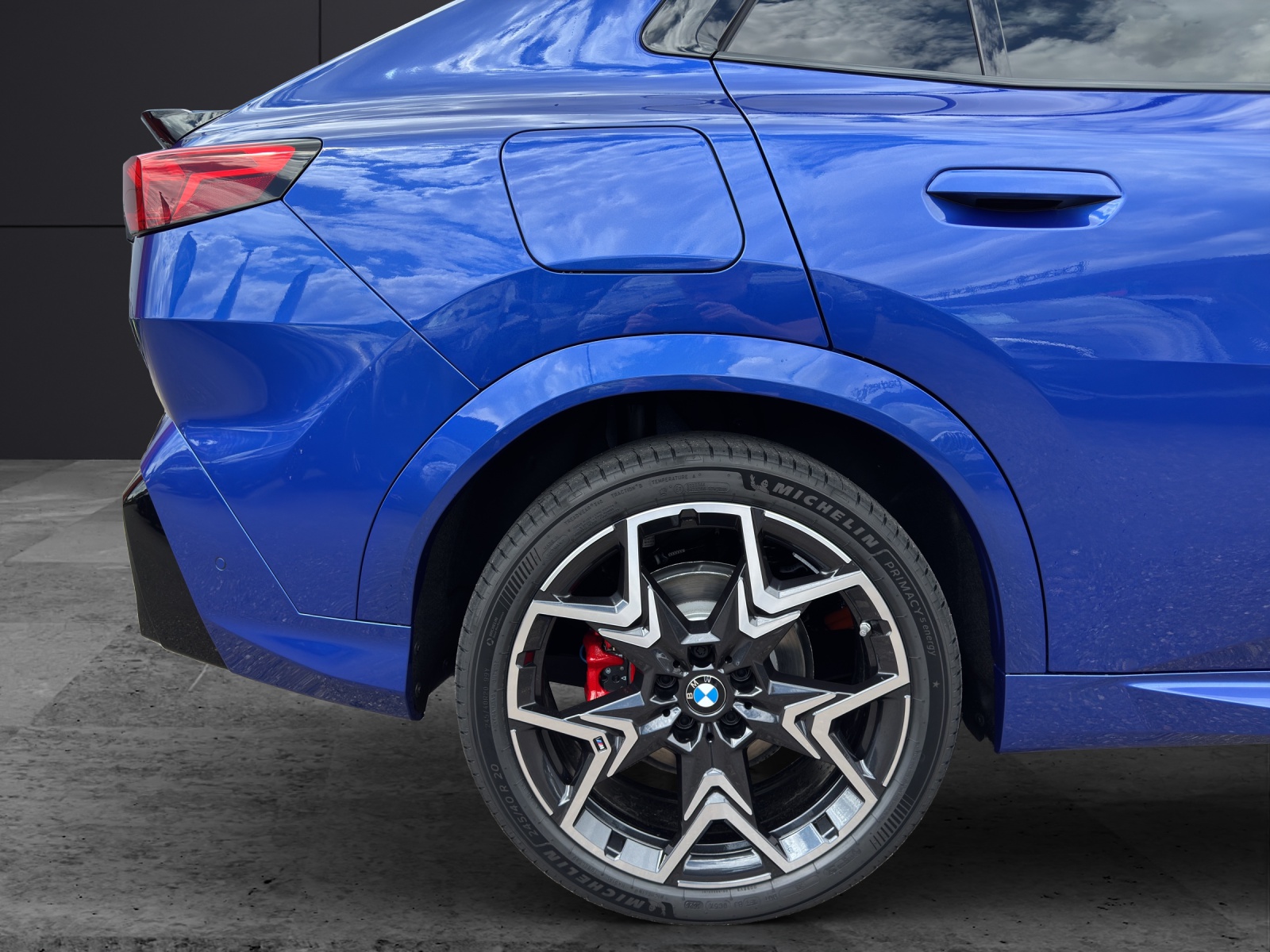 BMW iX2 xDrive30-image-19