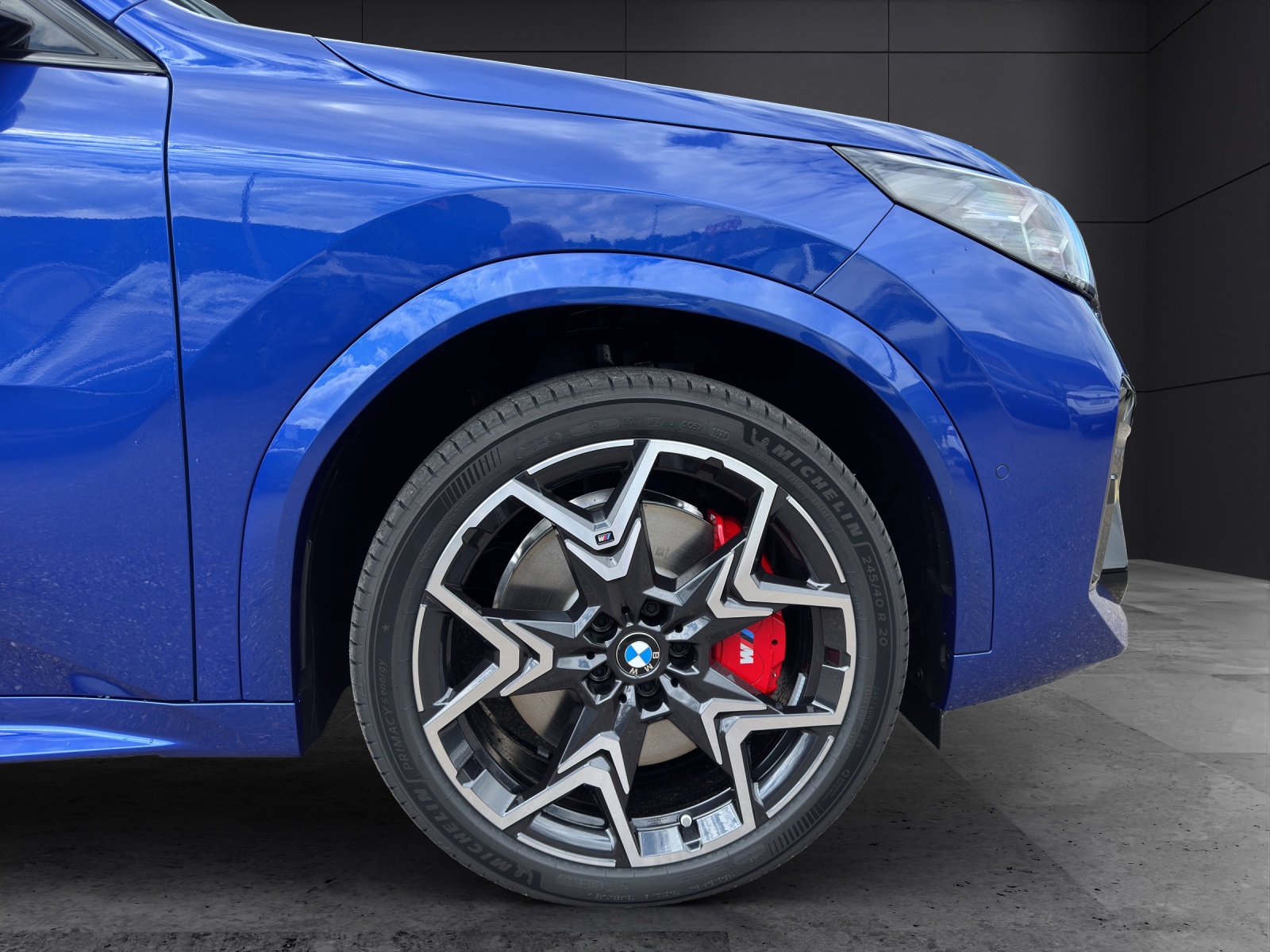 BMW iX2 xDrive30-image-8