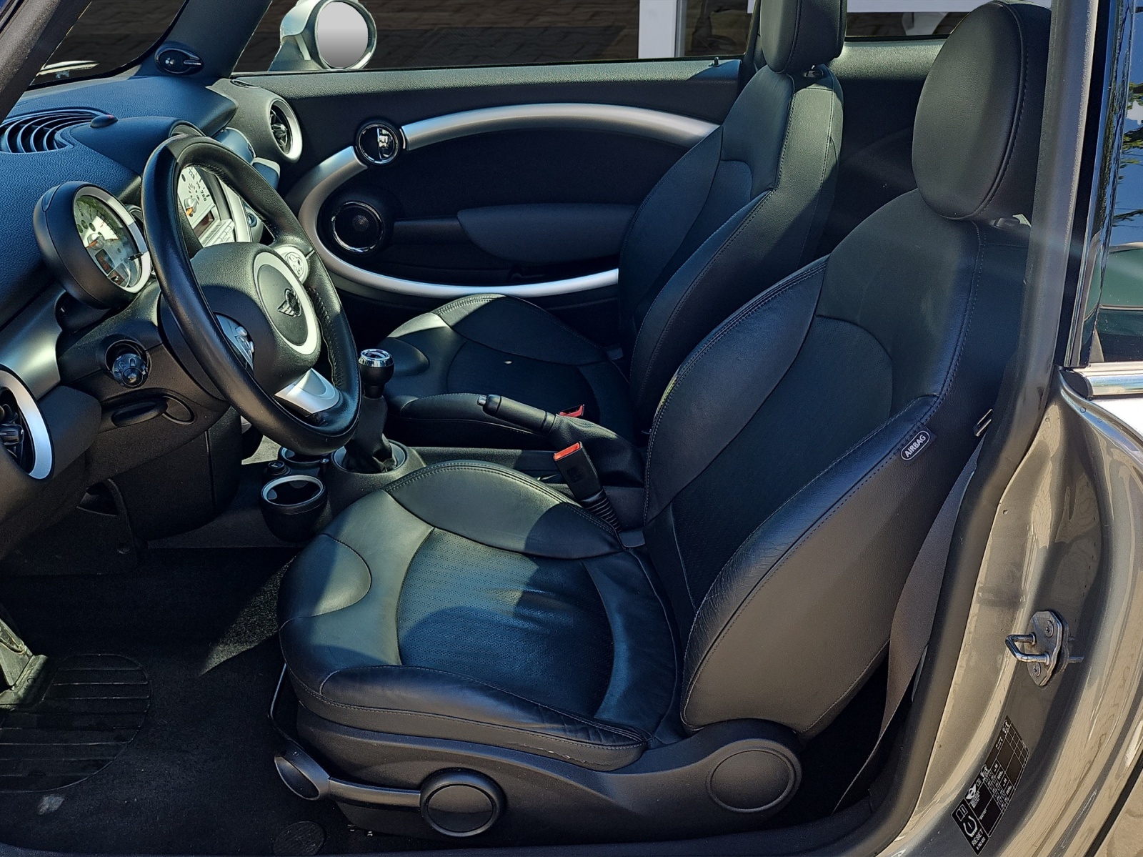 MINI Cooper John Cooper Works-image-10