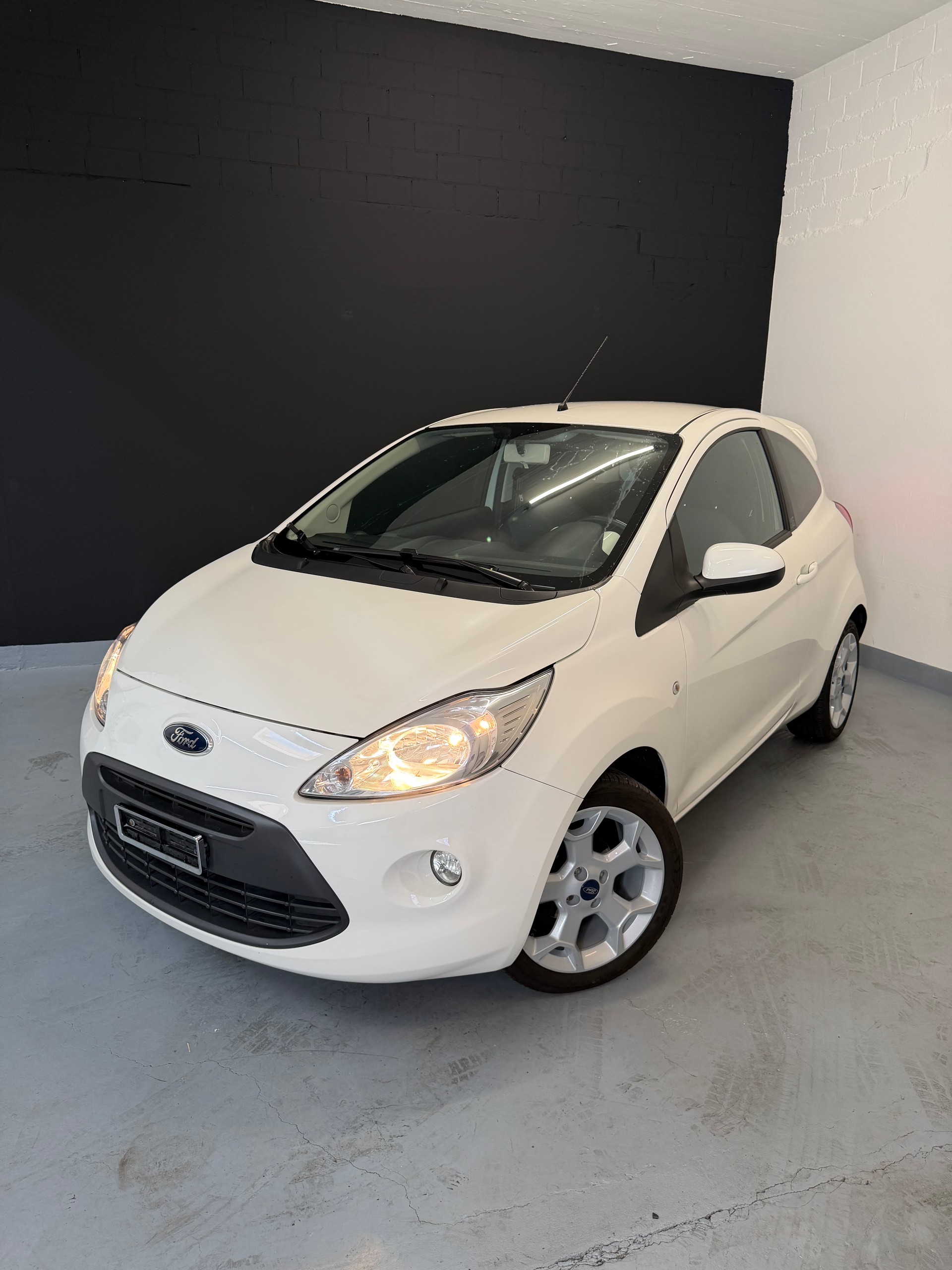 FORD KA 1.25 Ambiente ***CH-Fahrzeug***-showroom-element-2