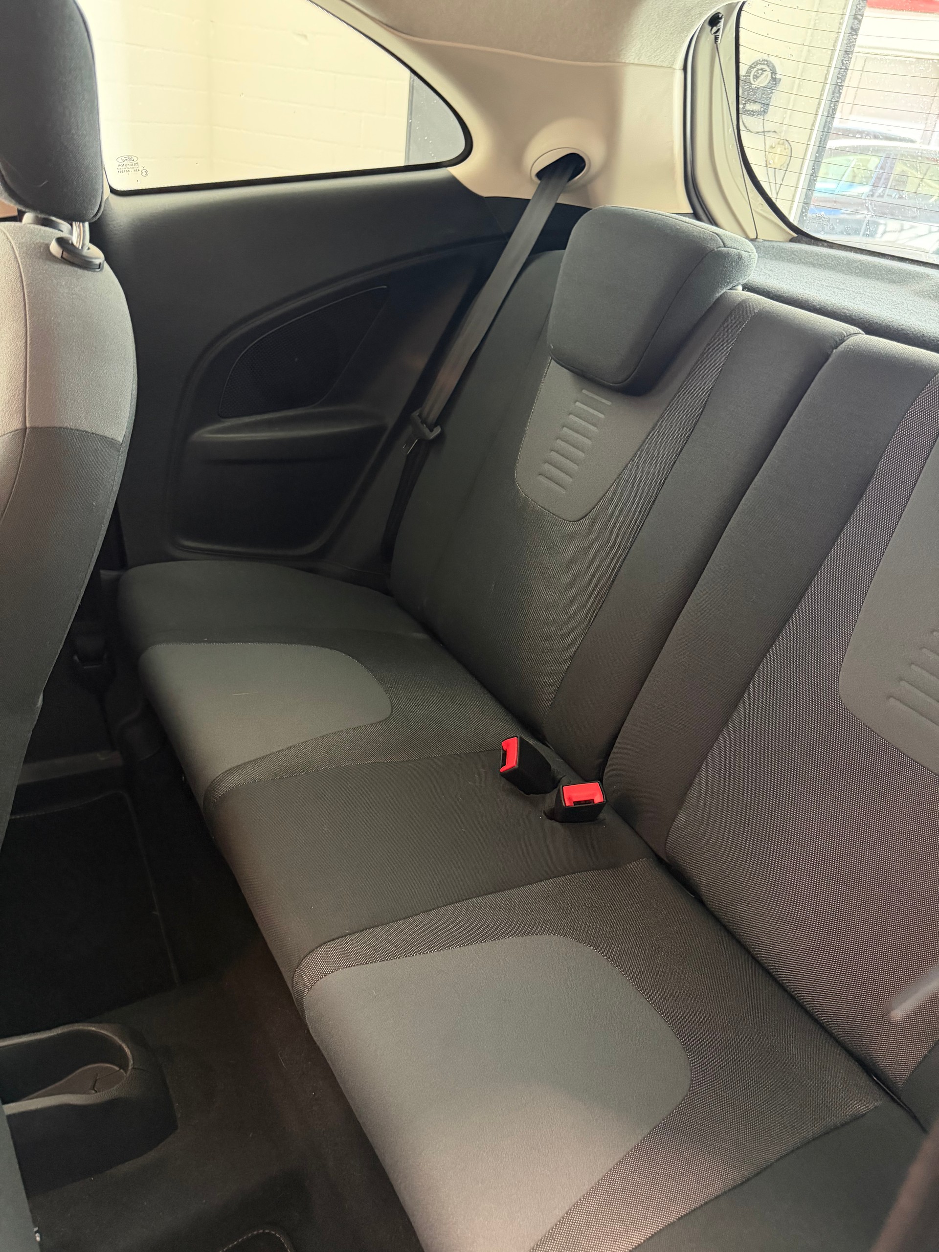 FORD KA 1.25 Ambiente ***CH-Fahrzeug***-image-12