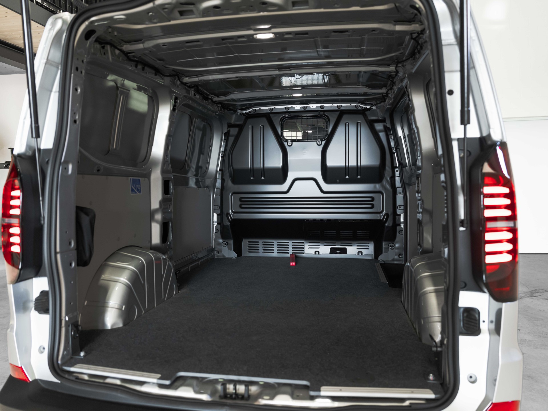 VW e-Transporter 63,8 kWh 5 Jahre oder 150'000km Werksgarantie-image-11