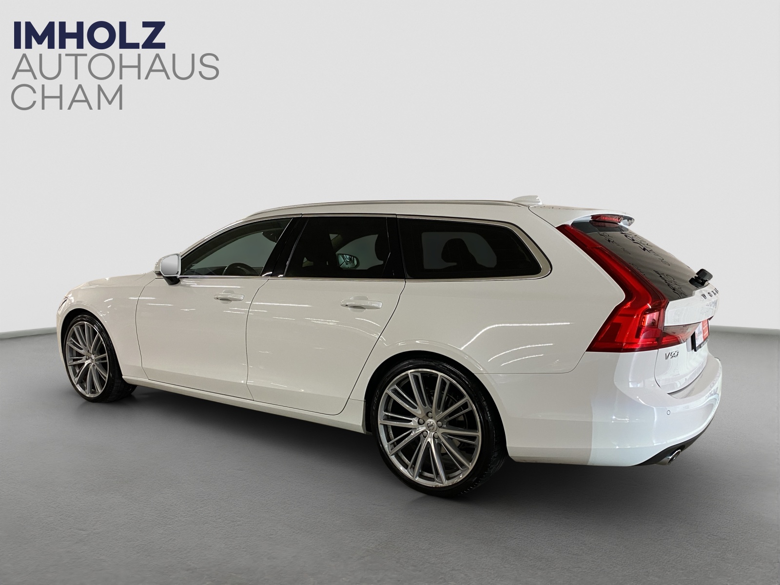 VOLVO V90 2.0 D3 Momentum AWD-showroom-element-2