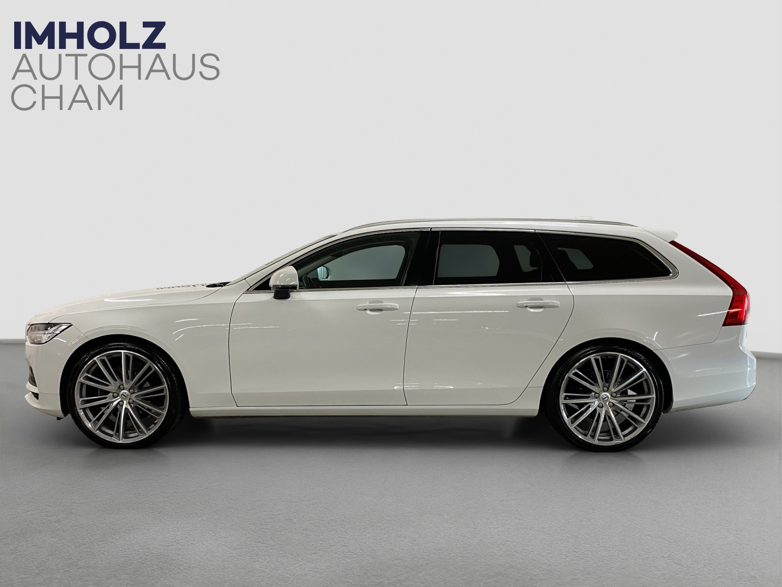 VOLVO V90 2.0 D3 Momentum AWD-showroom-element-1