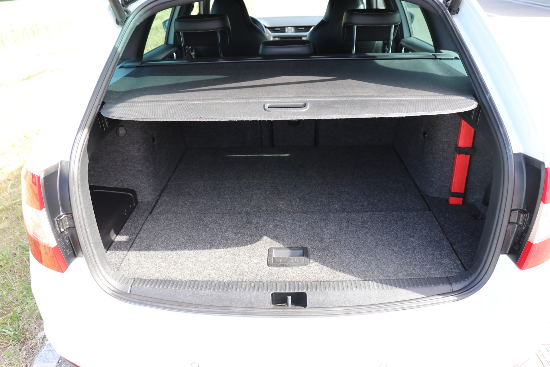 SKODA Octavia Combi 2.0 TSI RS DSG-image-14