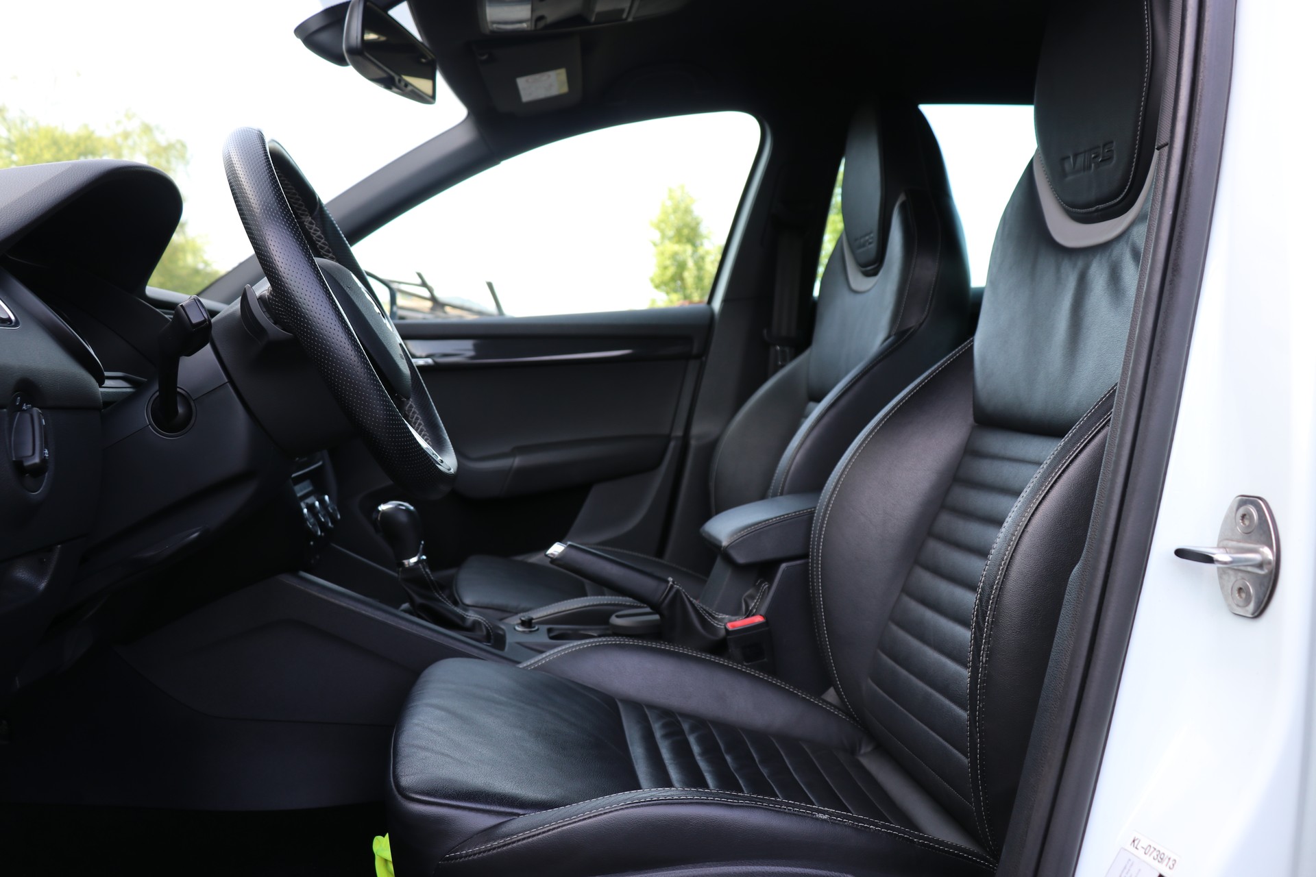 SKODA Octavia Combi 2.0 TSI RS DSG-image-5