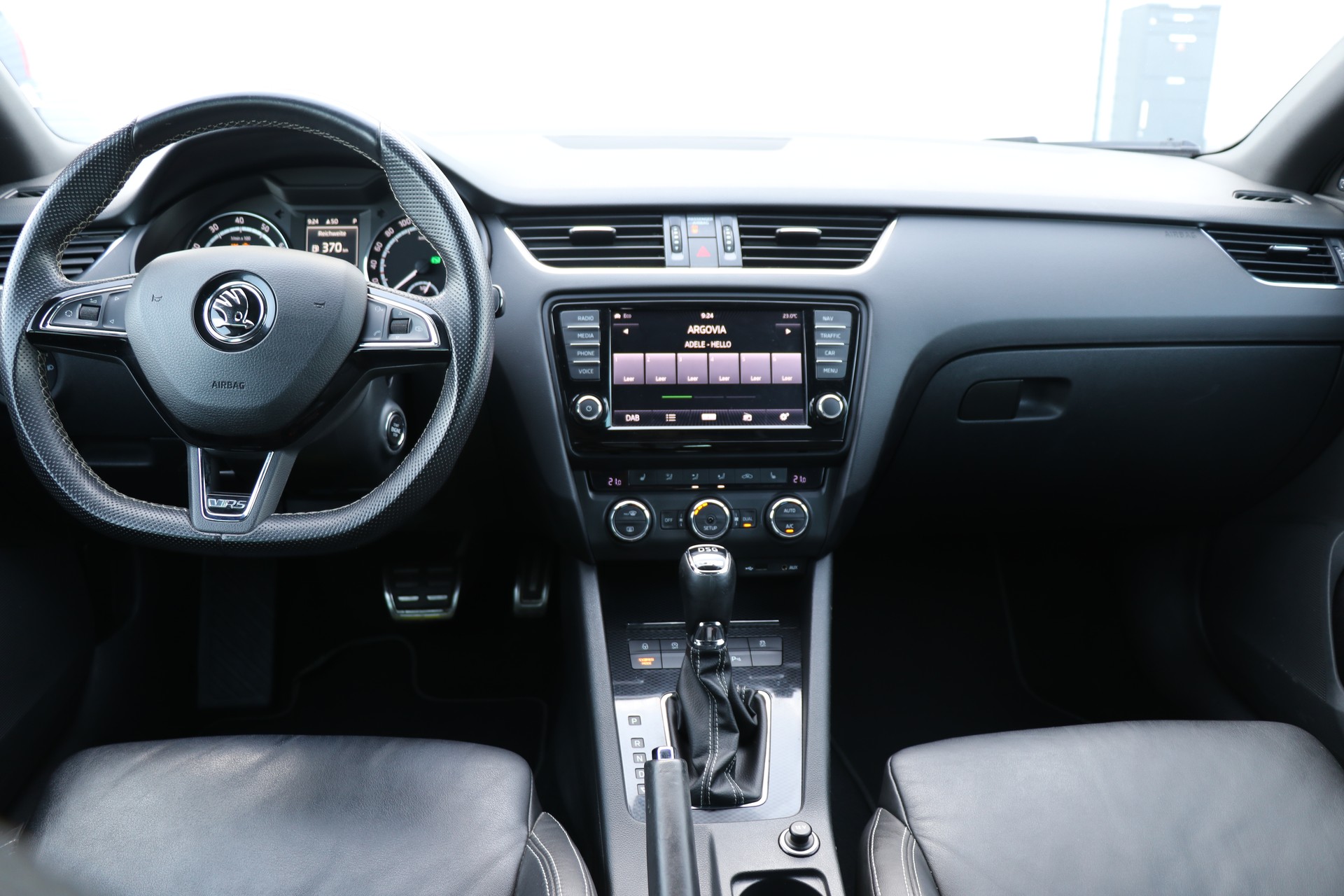 SKODA Octavia Combi 2.0 TSI RS DSG-image-8