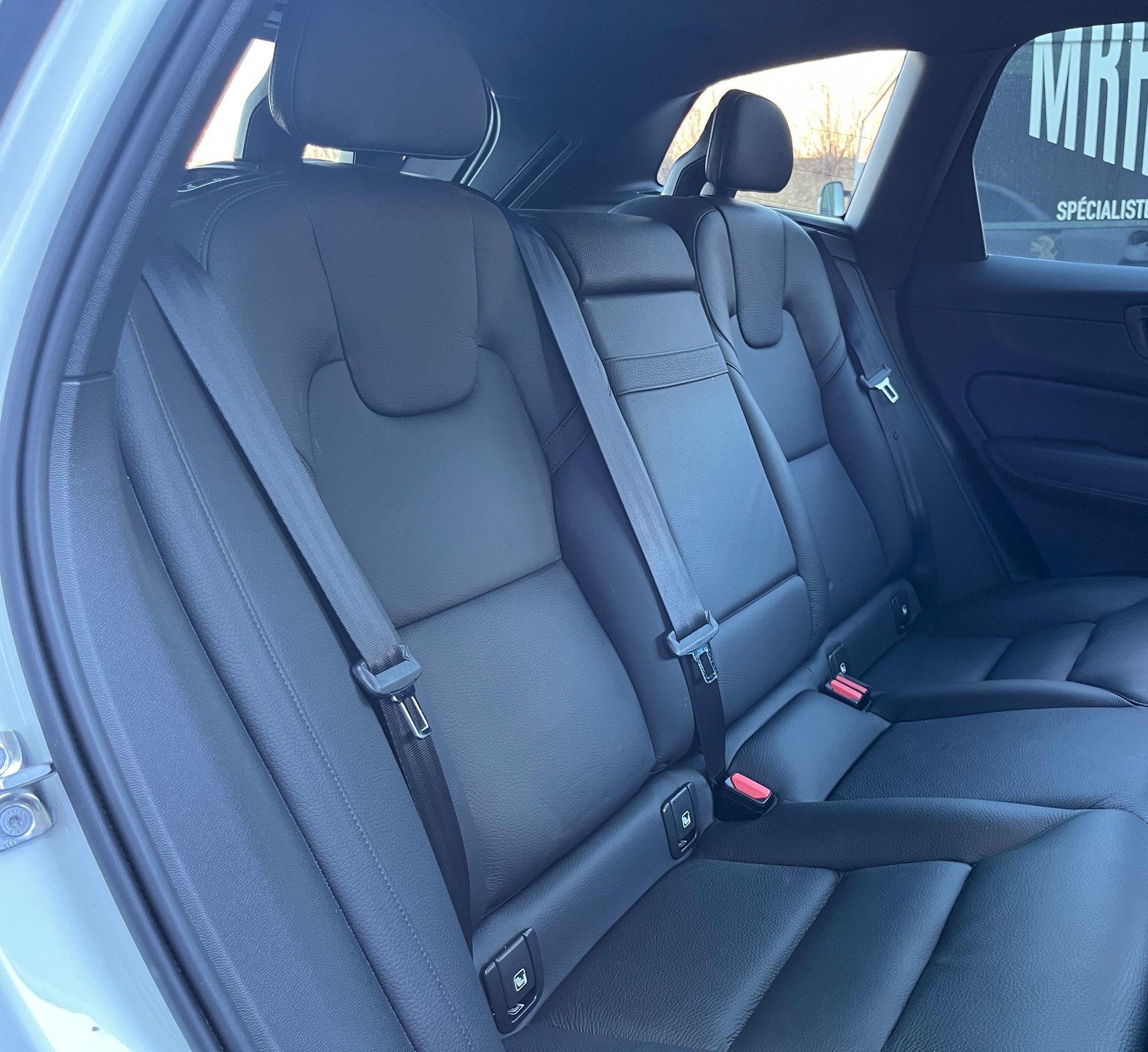 VOLVO XC60 T8 eAWD Momentum Geartronic-image-21