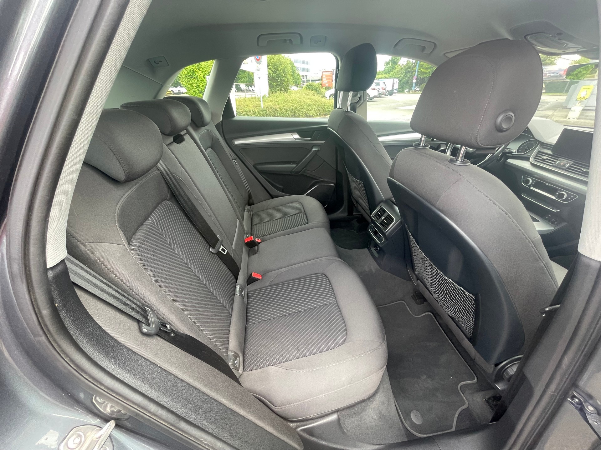 AUDI Q5 35 TDI quattro S-tronic-image-6