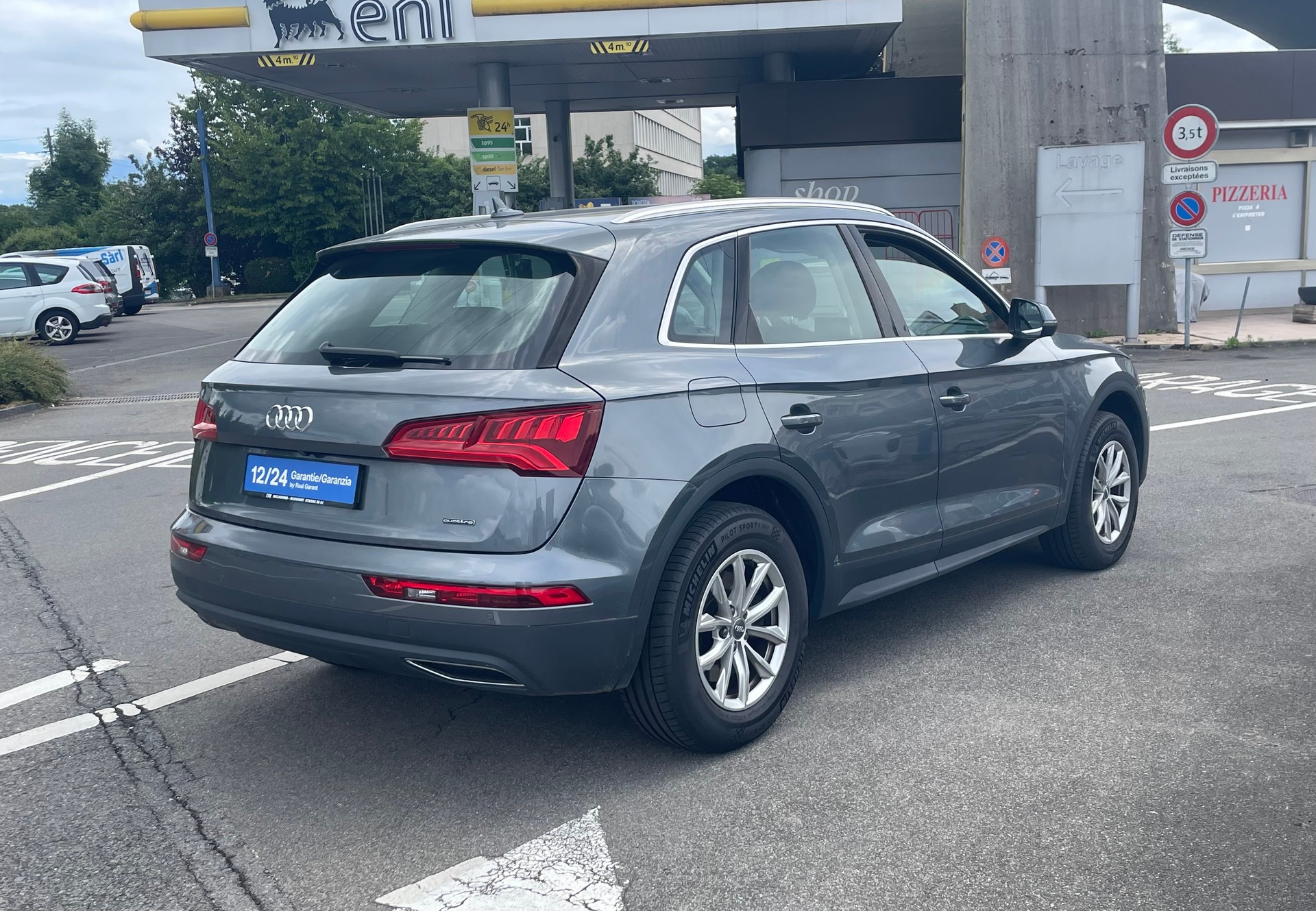 AUDI Q5 35 TDI quattro S-tronic-image-3