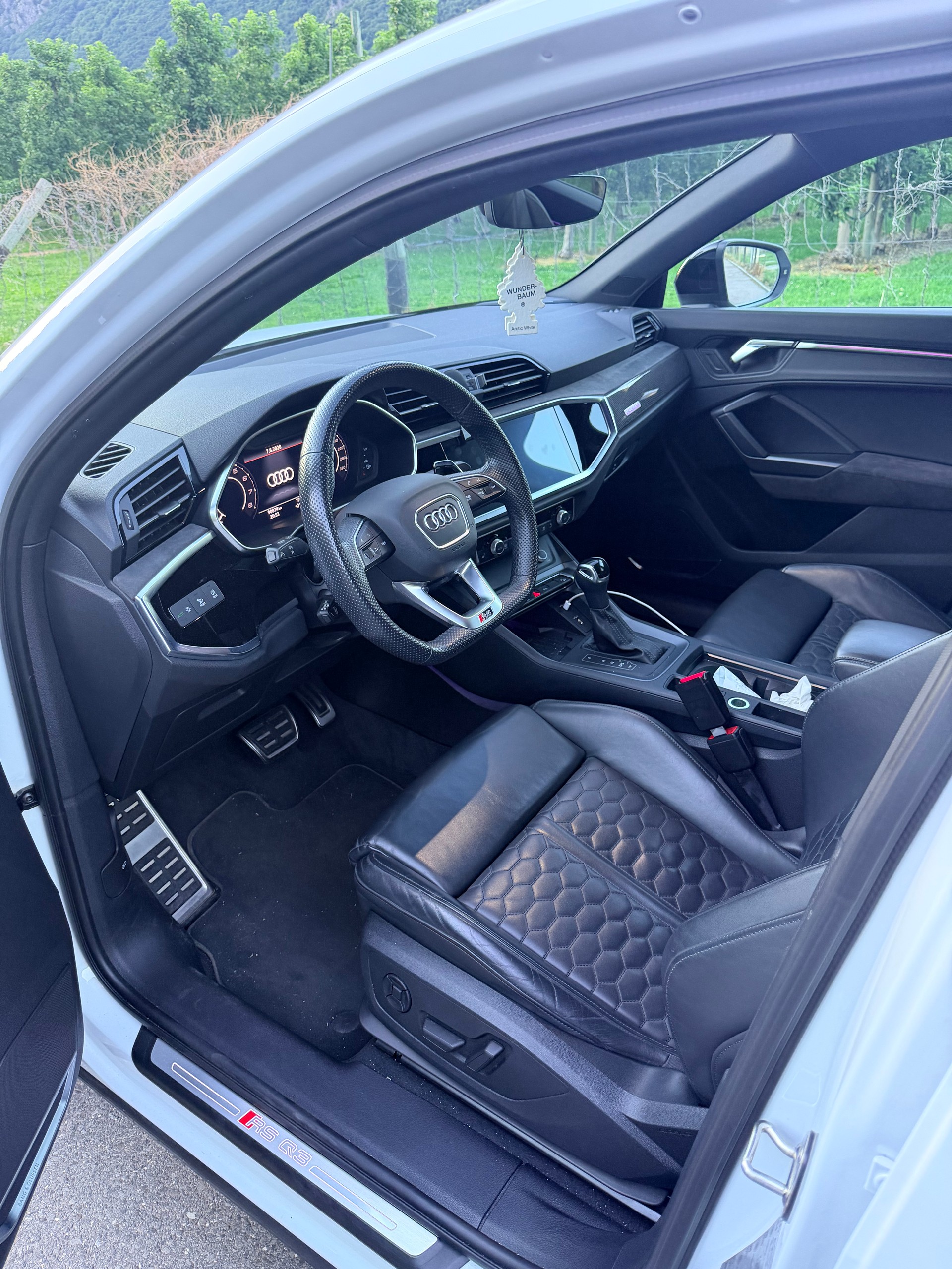 AUDI 2.5 TFSI quattro S-Tronic-image-3
