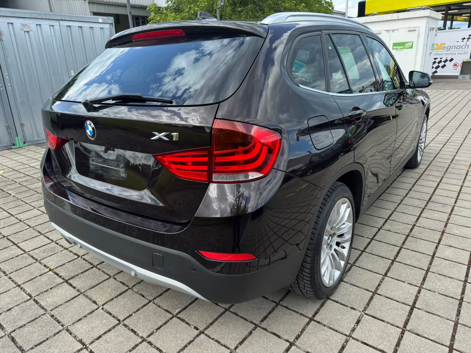 BMW X1 xDrive 18d-image-8
