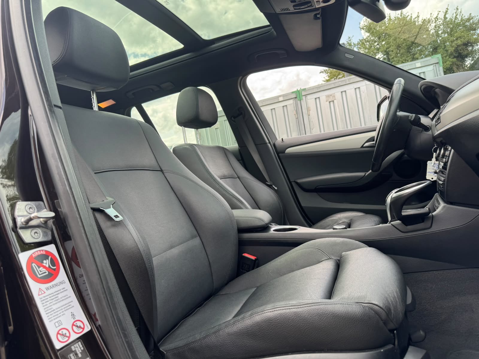 BMW X1 xDrive 18d-image-14