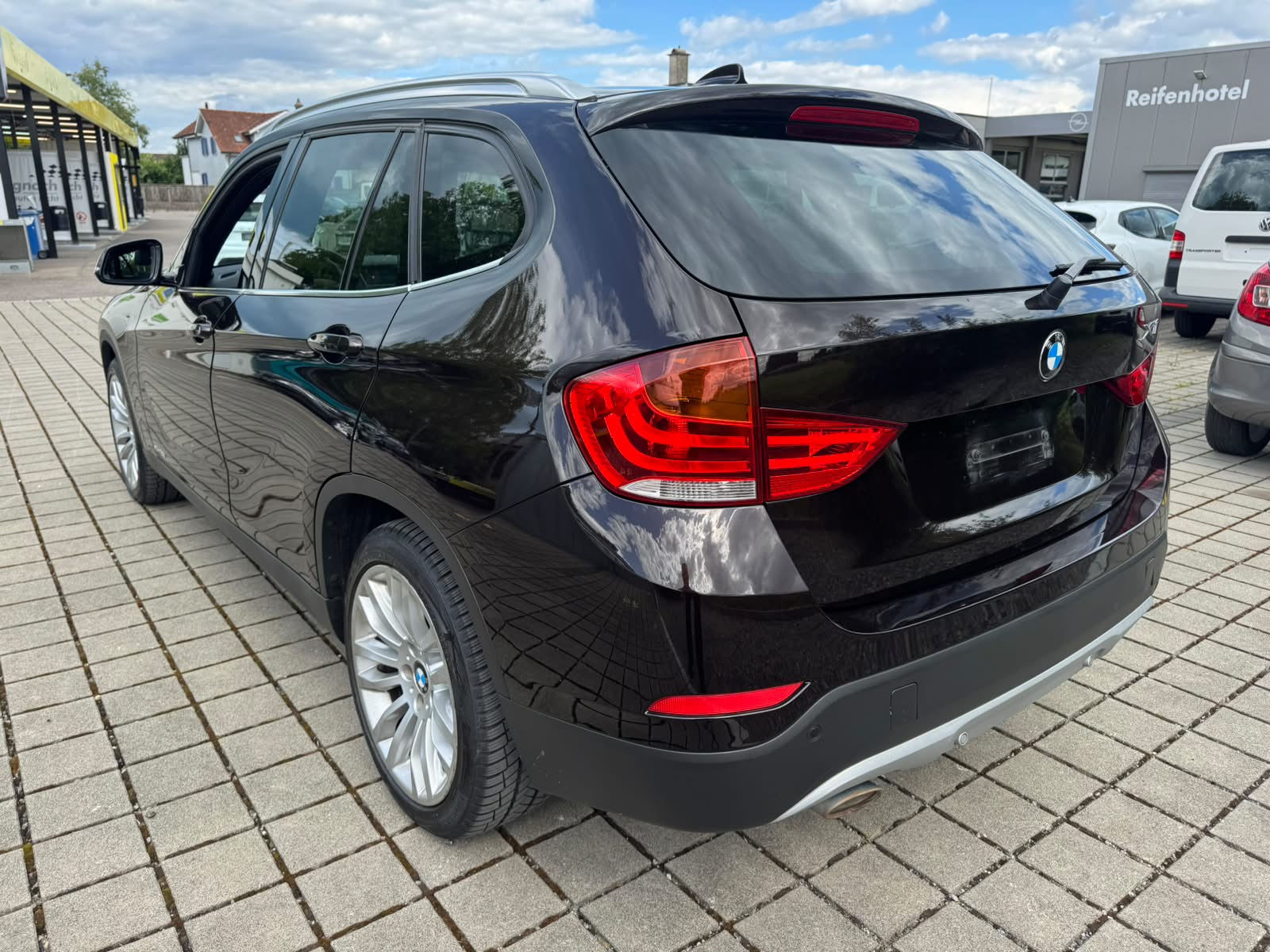 BMW X1 xDrive 18d-image-5