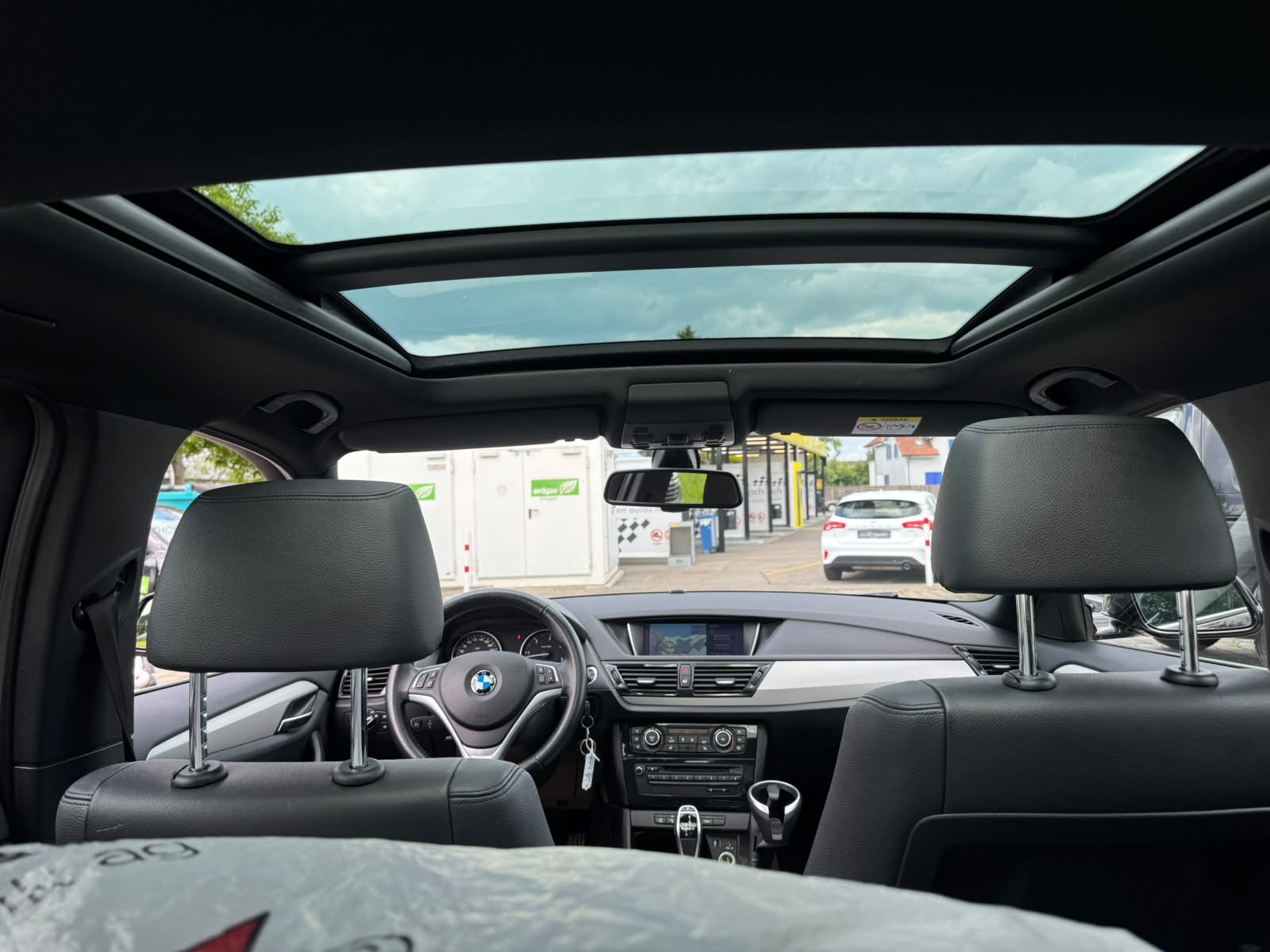 BMW X1 xDrive 18d-image-9