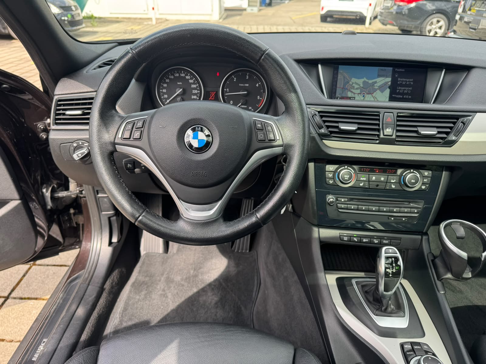 BMW X1 xDrive 18d-image-11