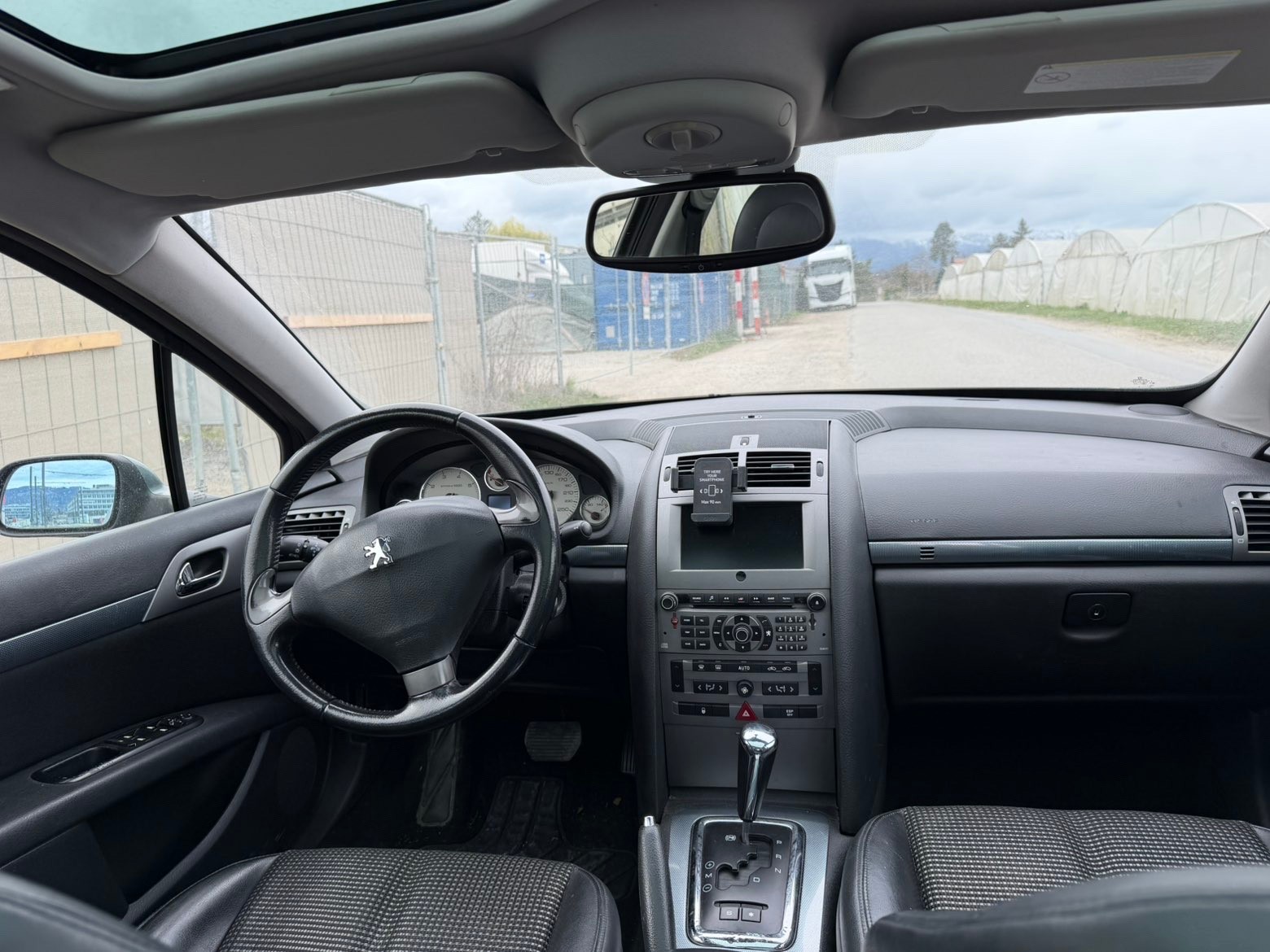 PEUGEOT 407 1.6 HDI Confort Automatic-image-8