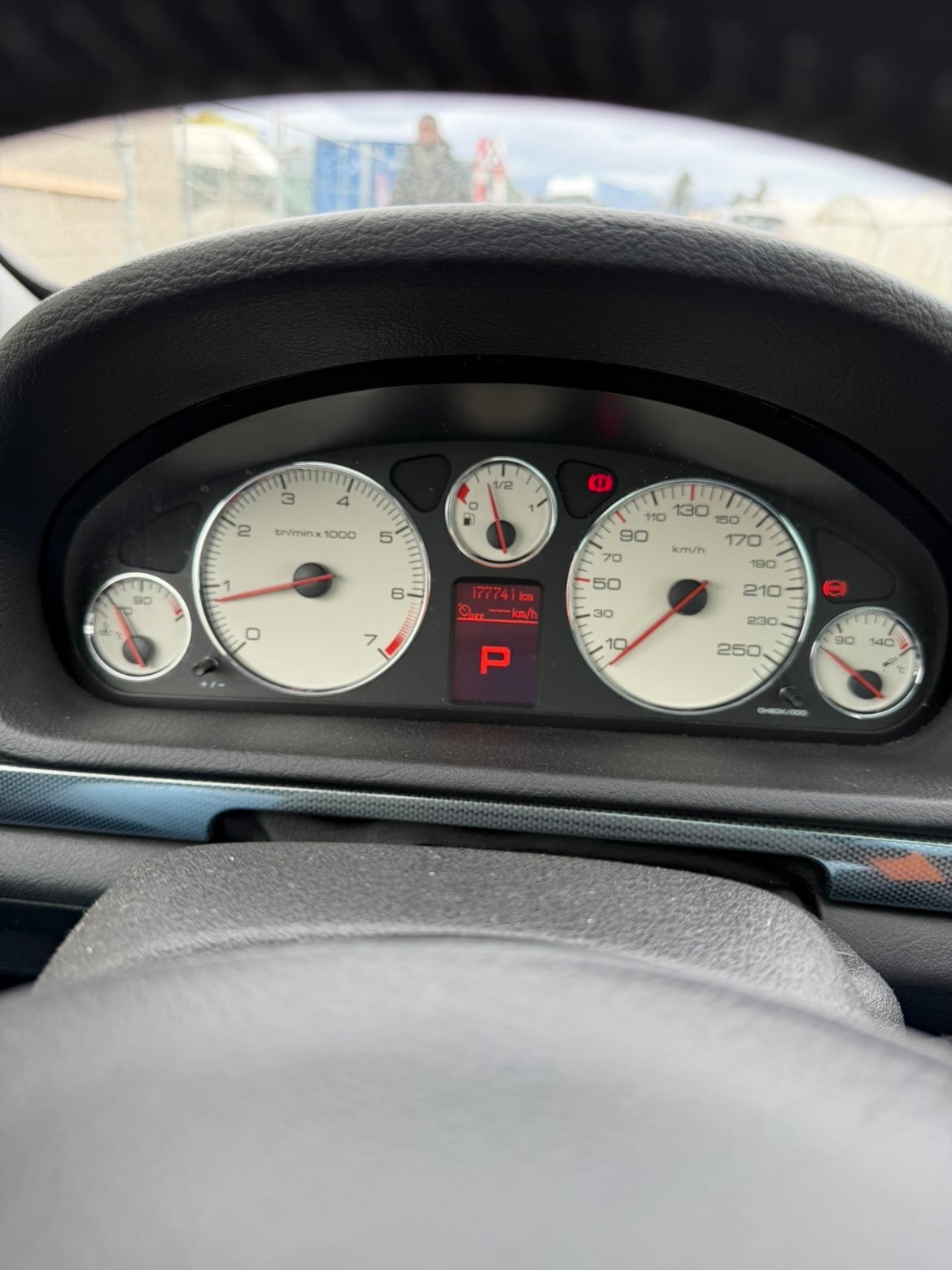PEUGEOT 407 1.6 HDI Confort Automatic-image-4