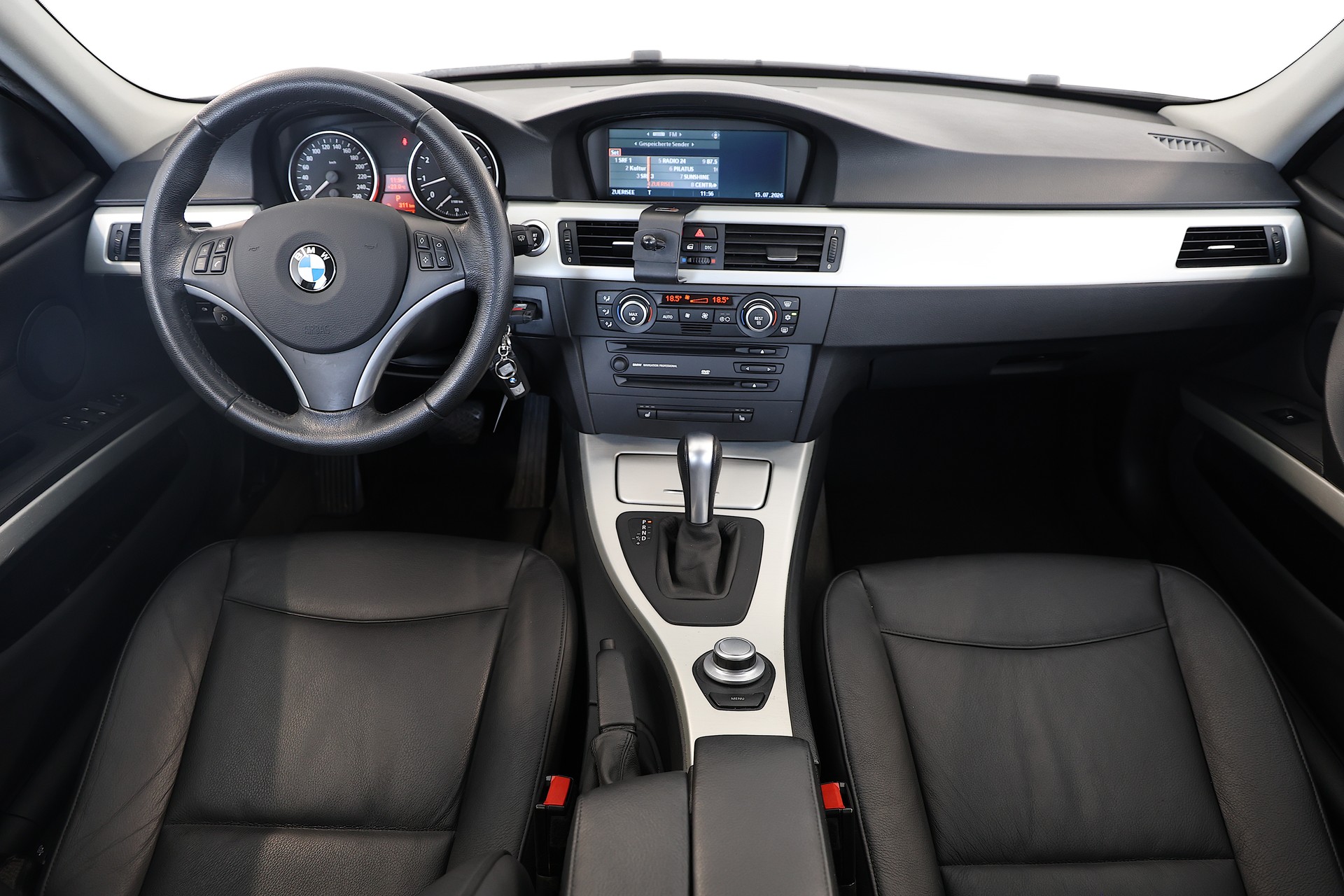 BMW 325i Touring-image-11