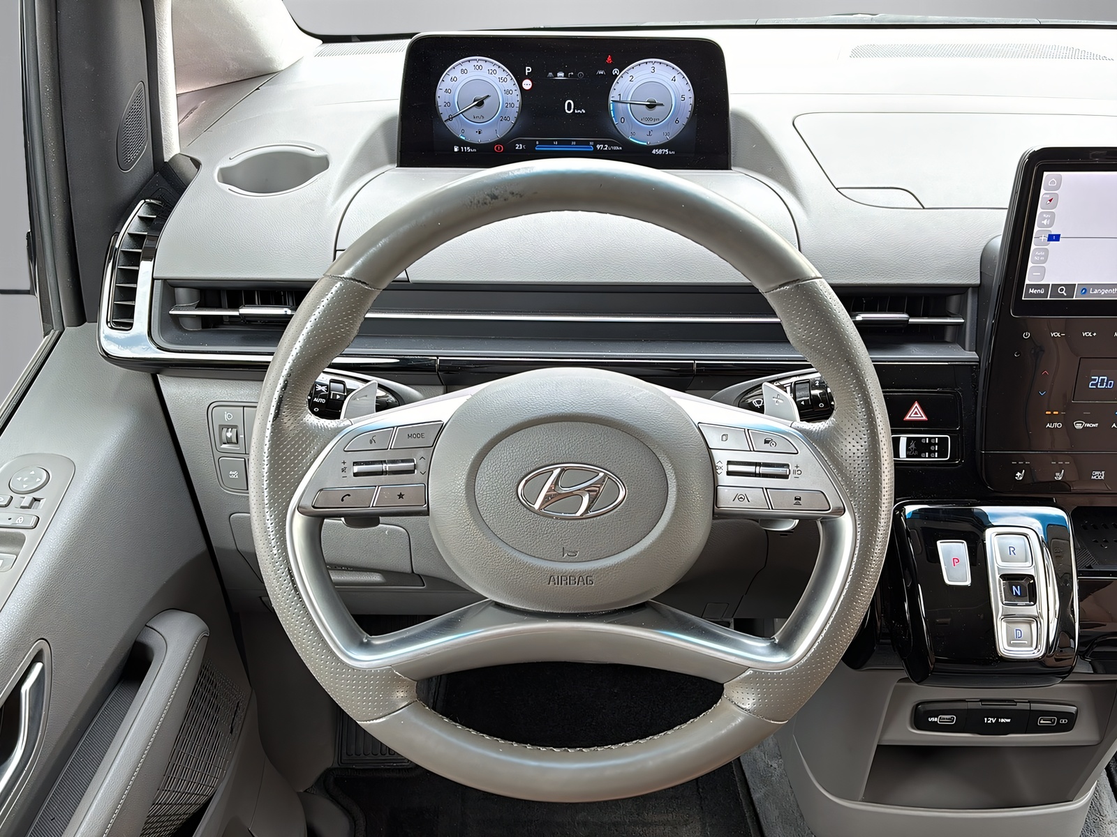 HYUNDAI Staria Premium 2.2 CRDI Vertex 4WD-showroom-element-3