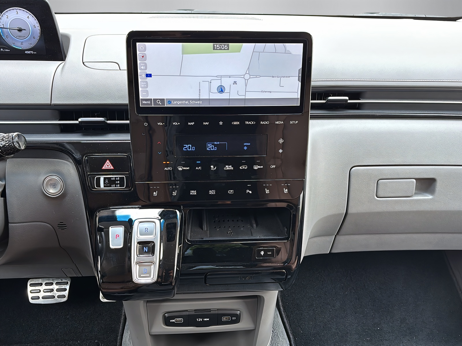HYUNDAI Staria Premium 2.2 CRDI Vertex 4WD-image-5