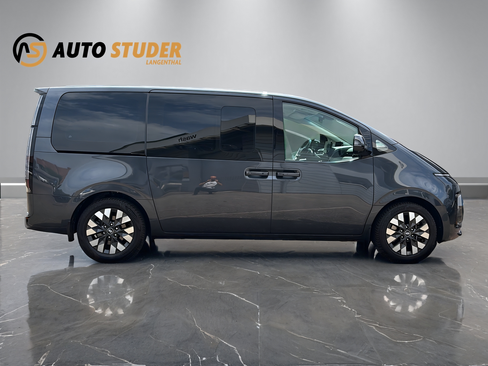 HYUNDAI Staria Premium 2.2 CRDI Vertex 4WD-image-12