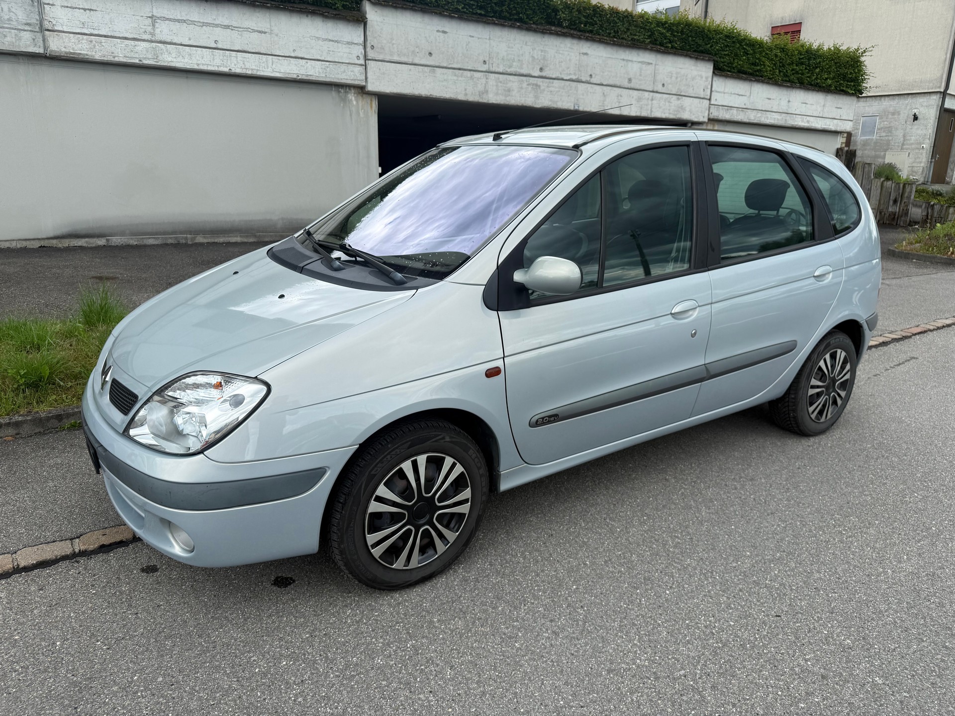RENAULT Scénic 2.0 16V Champs El.-image-2