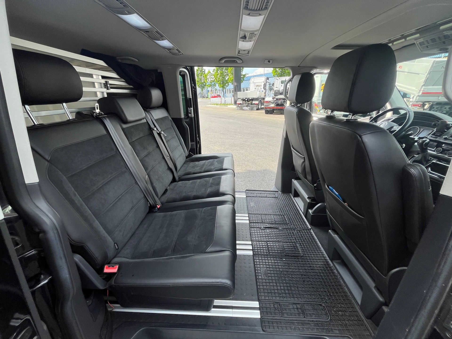 VW T6 Multivan 2.0 TDI 204 High 4m-image-4