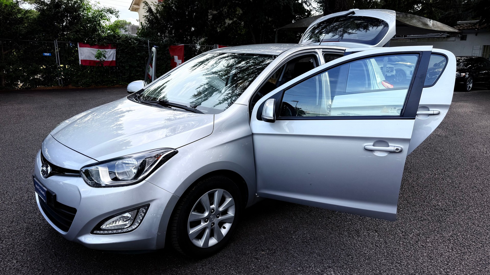 HYUNDAI i20 1.4 Premium Automatic-image-12