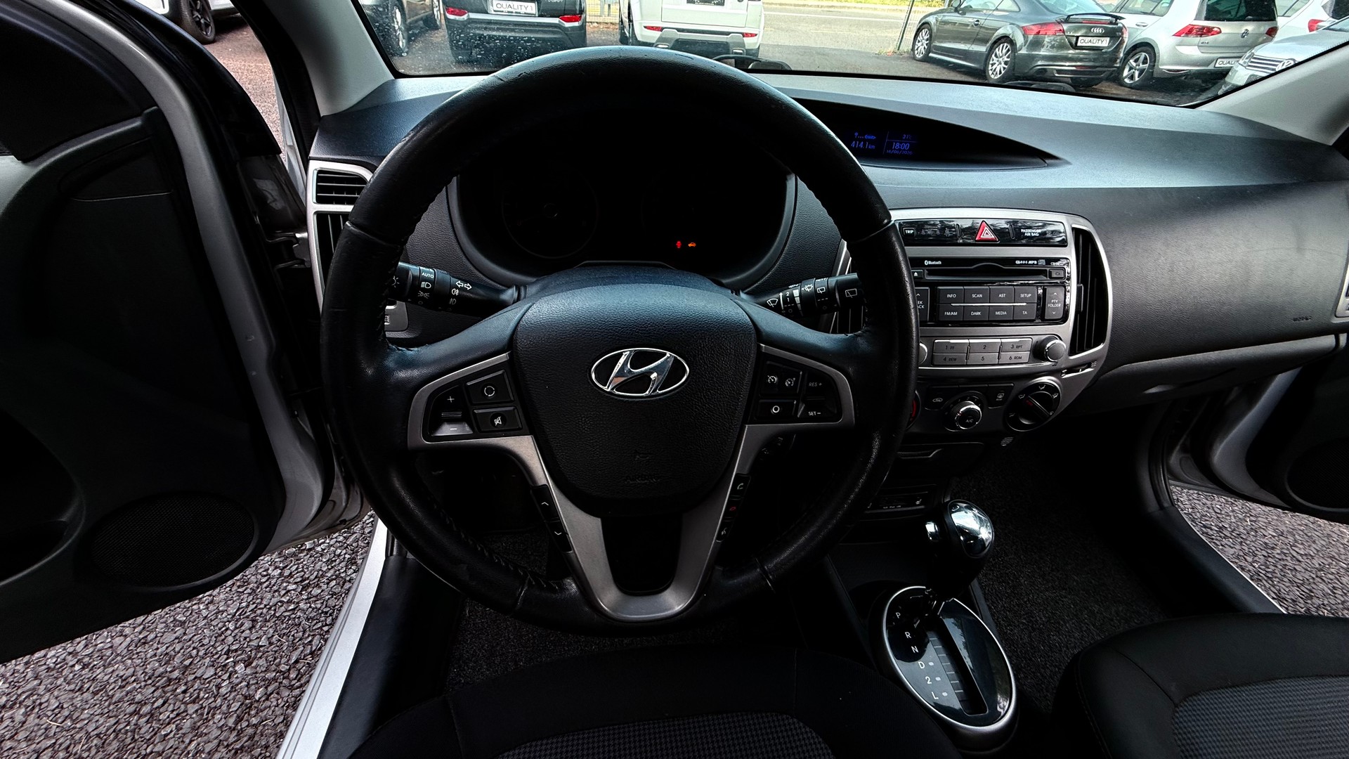 HYUNDAI i20 1.4 Premium Automatic-image-10