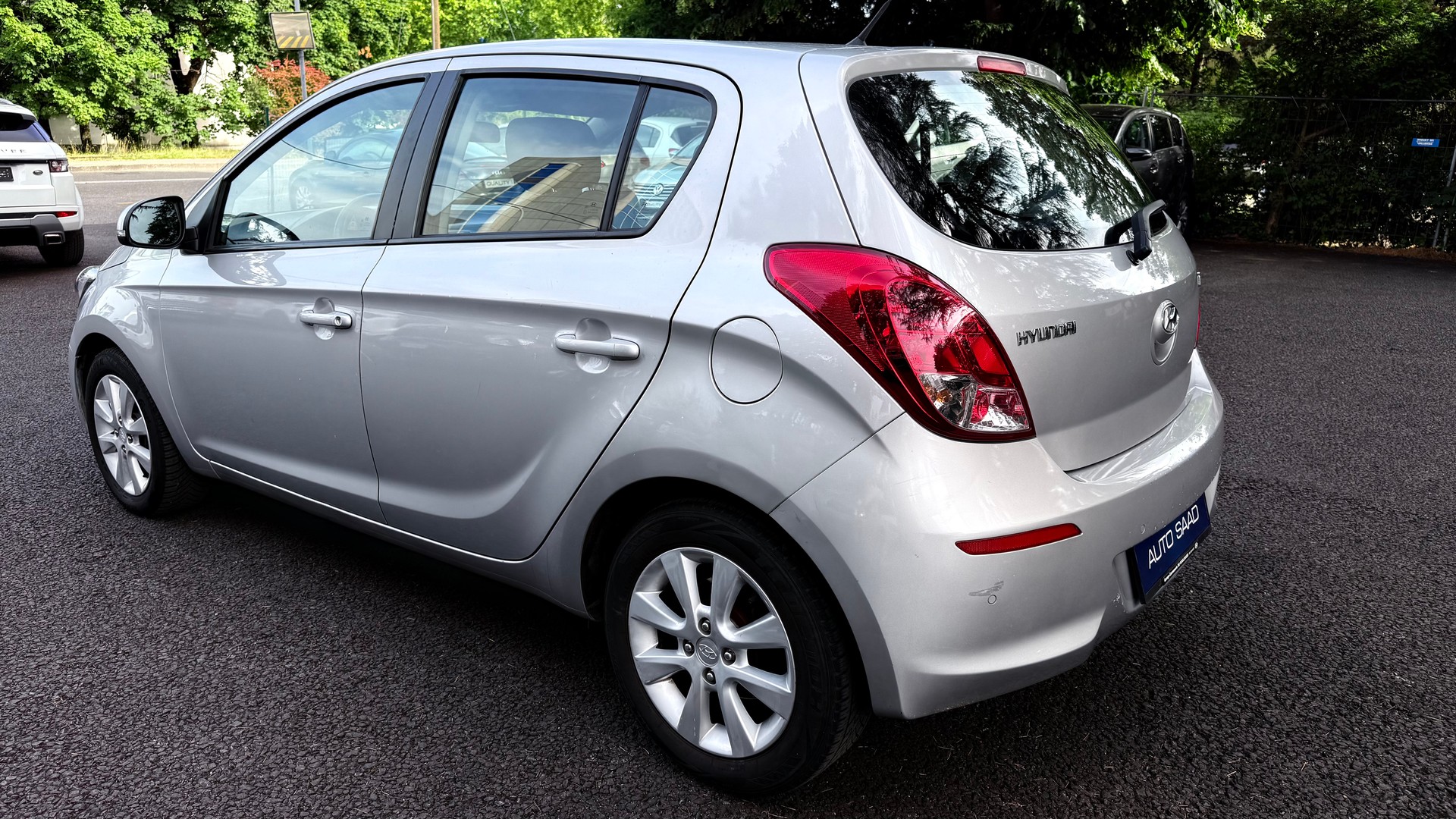 HYUNDAI i20 1.4 Premium Automatic-image-3