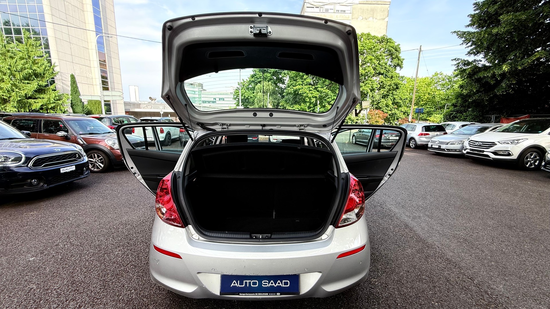 HYUNDAI i20 1.4 Premium Automatic-image-6